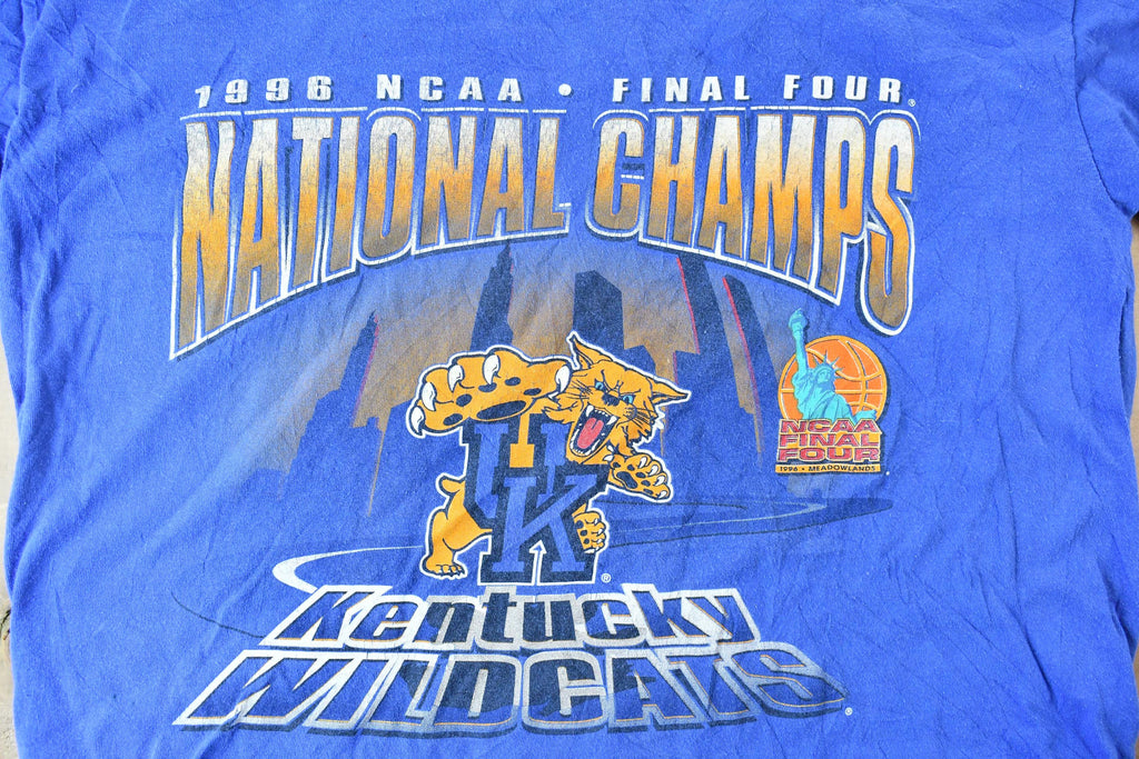 Vintage 1996 University of Kentucky Wildcats NCAA Basketball National Champions Collegiate Graphic T-Shirt