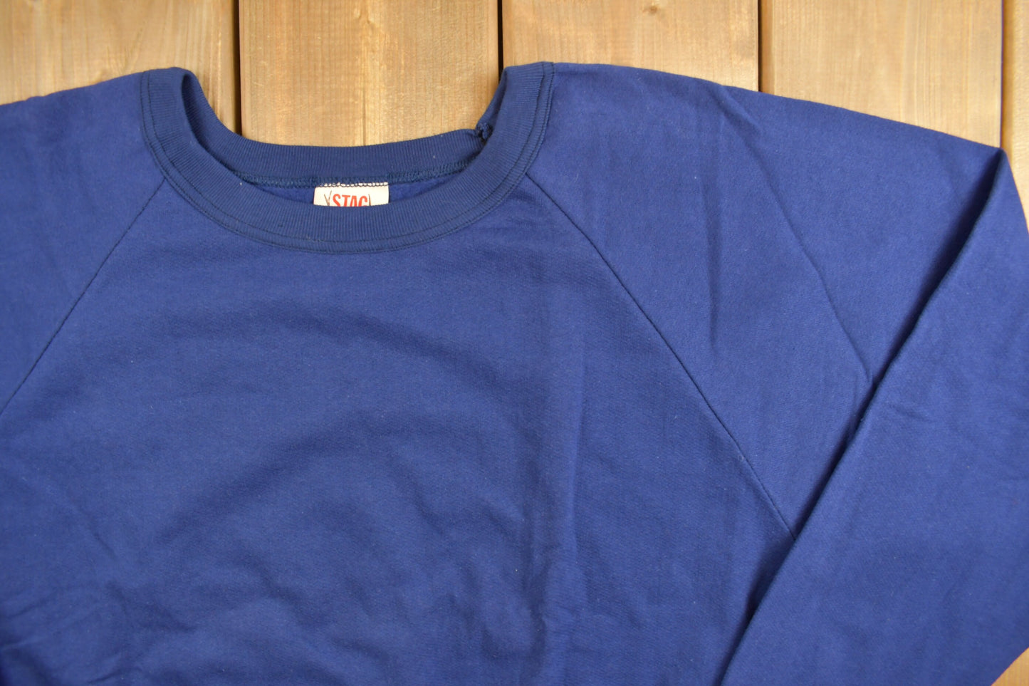 Vintage 1980s Blank Blue Stag Crewneck Sweatshirt / 80s Crewneck / Made In Canada / Essential / 80s Blank / Raglan Sleeve Crewneck