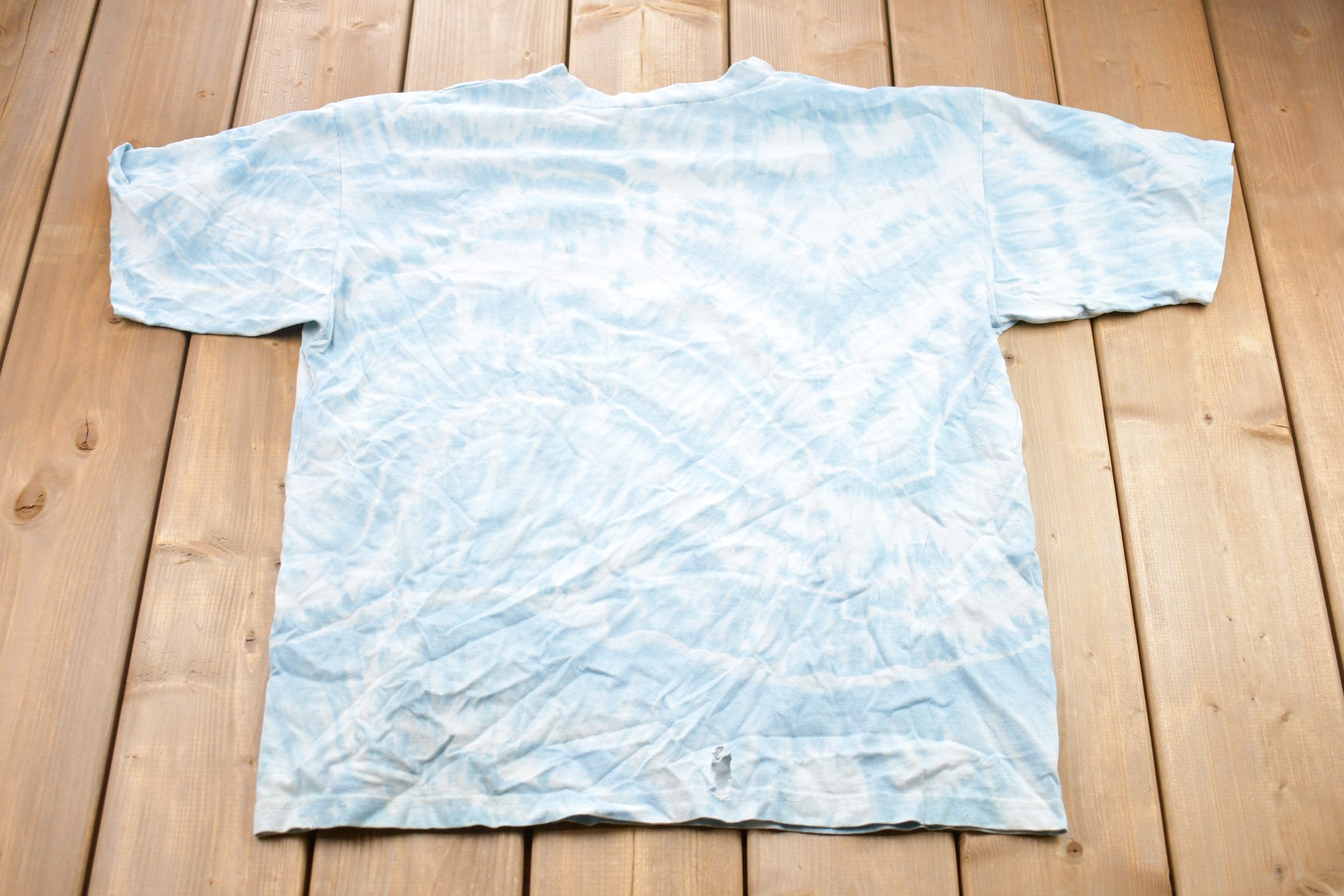 Vintage 1990s Newport Tie-Dye Wreath Graphic T-Shirt