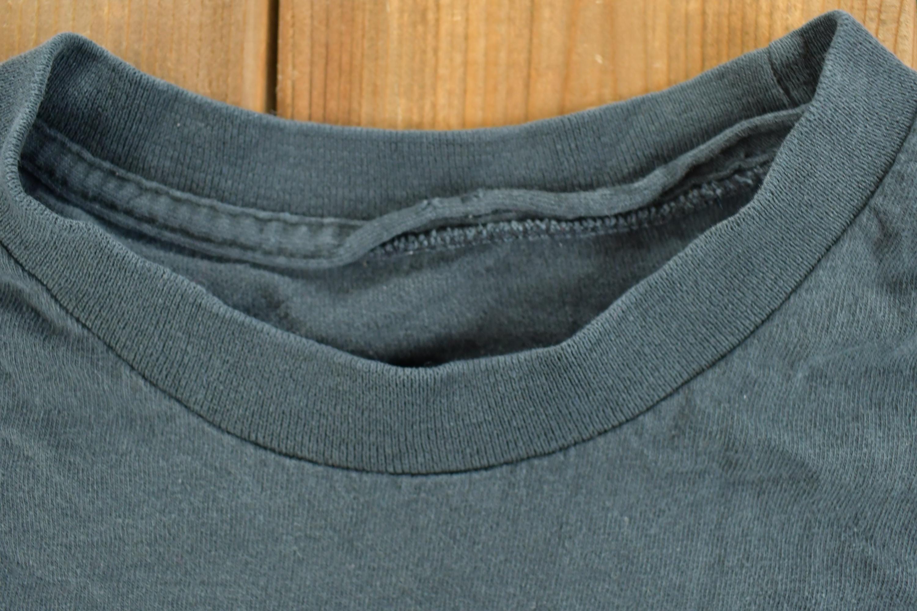 Vintage 1990s Nike Graphic Long Sleeve T-Shirt