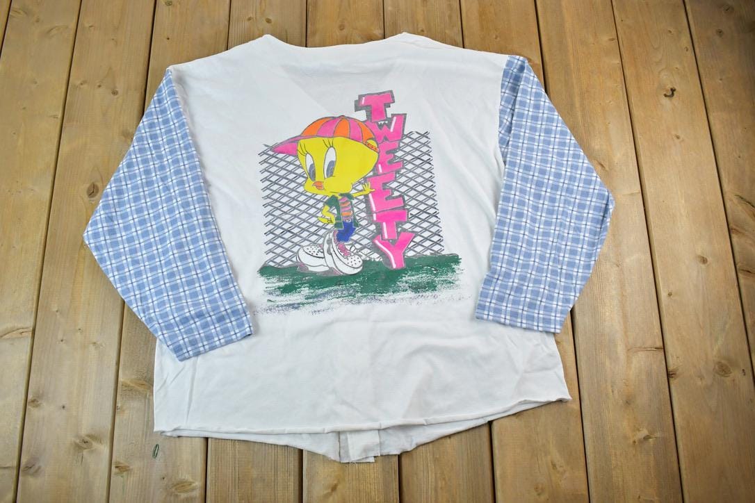 Vintage 1990s Tweety Bird On Cool Ground Baseball Button Up Jersey Graphic T-Shirt