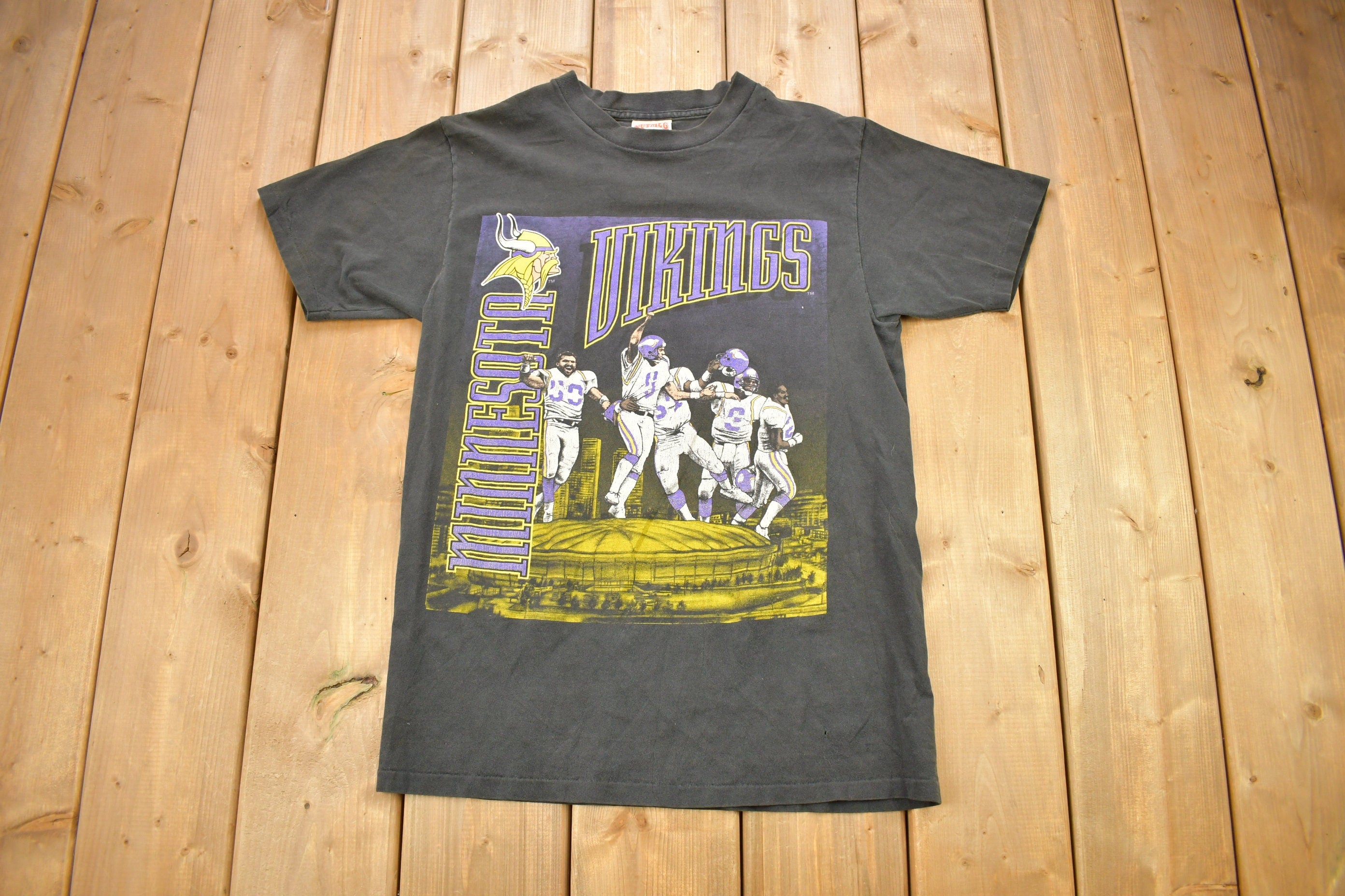 Vintage 1990s Minnesota Vikings NFL Graphic Nutmeg T-Shirt
