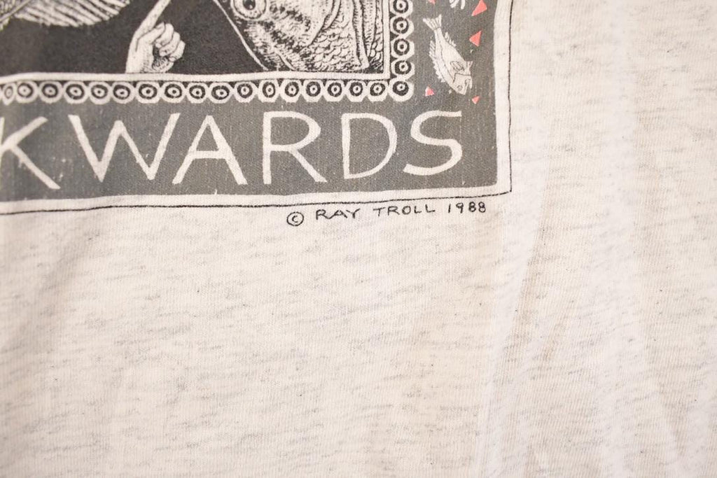 Vintage 1988 Bass Awkward Comedy Fishing Graphic Print Souvenir T-Shirt Men's L