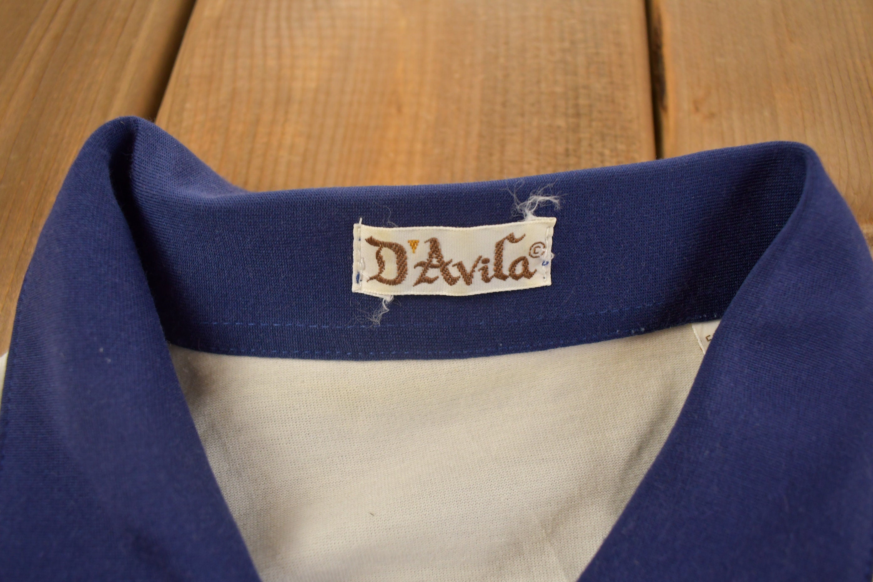 Vintage 1990s D'Avila Lines Graphic Collard T Shirt