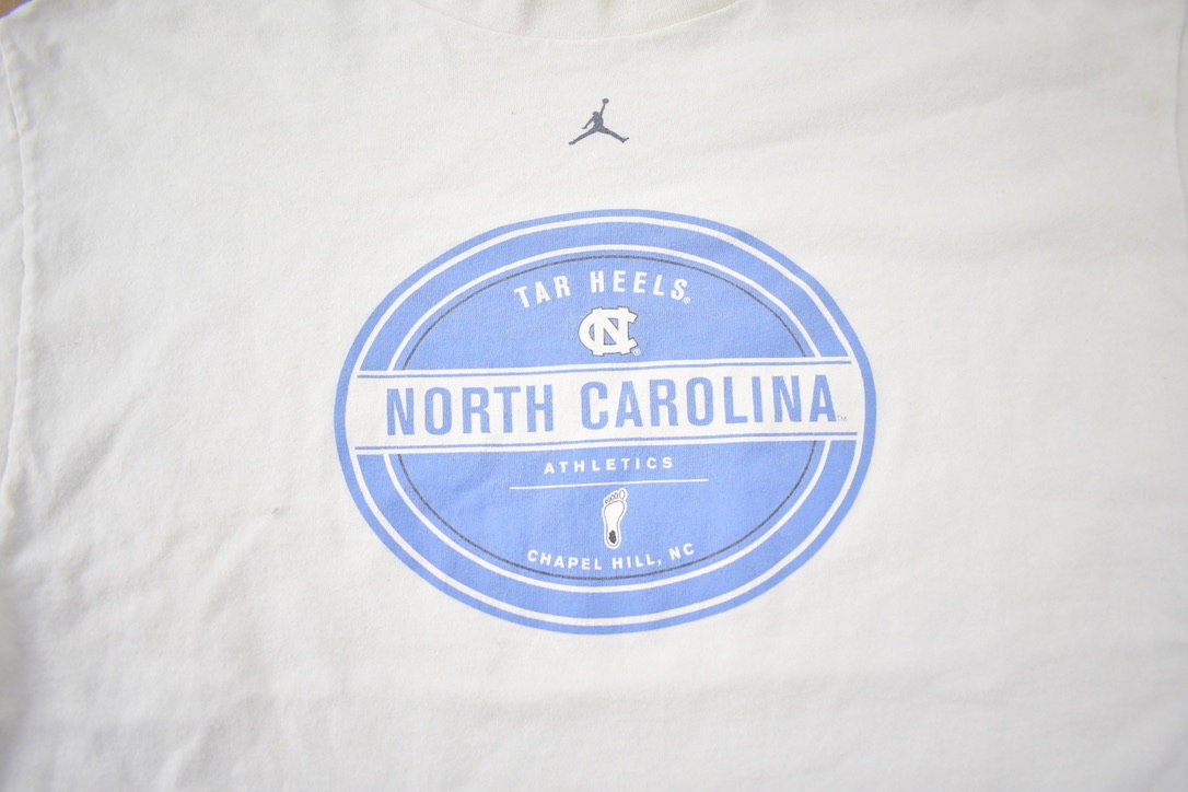 Vintage 2000s University Of North Carolina Tar Heels Collegiate T-Shirt