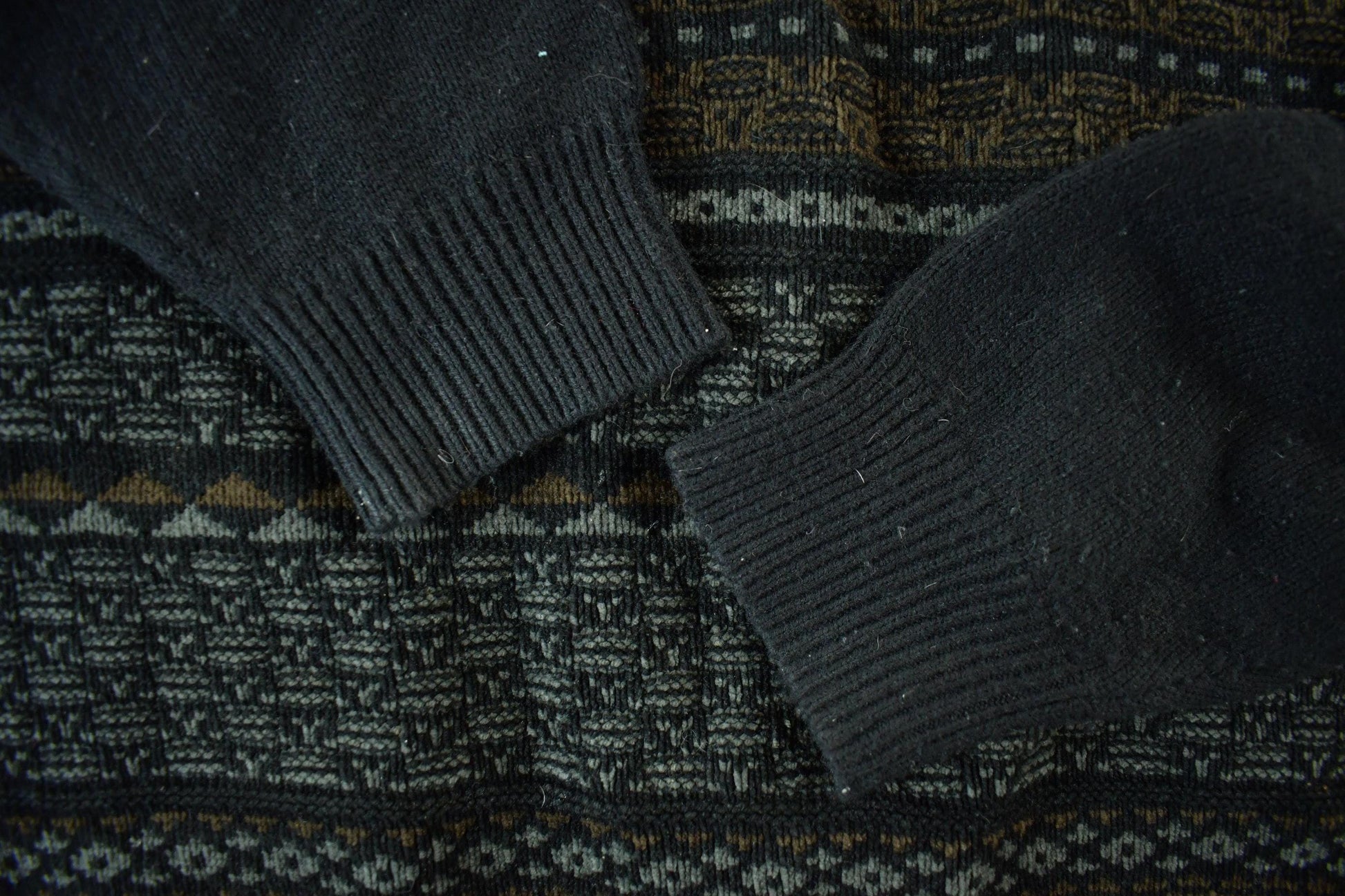 Vintage 1990s Boulevard Club Knit Abstract Pattern Collared Sweater