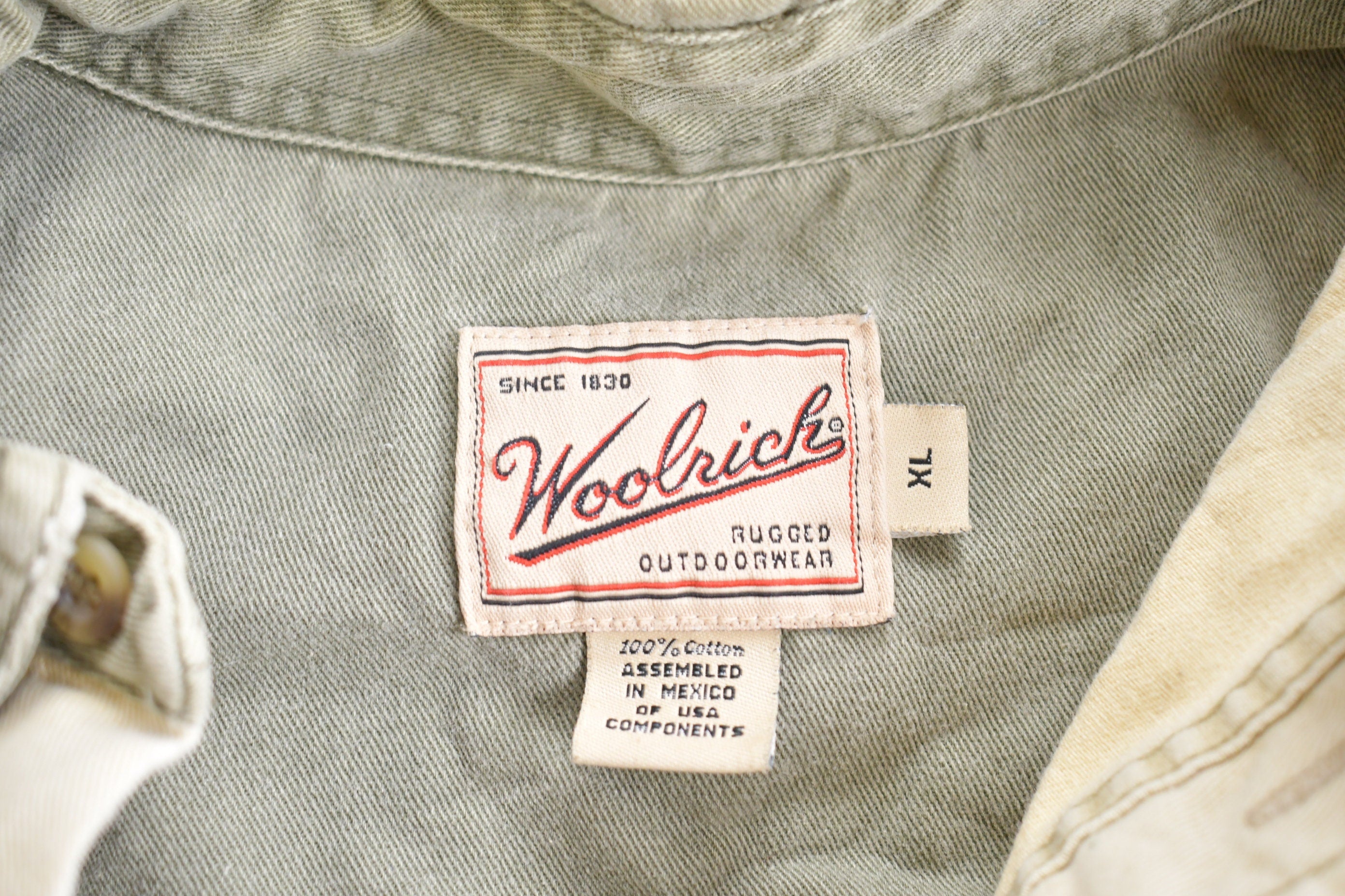 Vintage 1990s Woolrich Color Block Blank Button Up Shirt