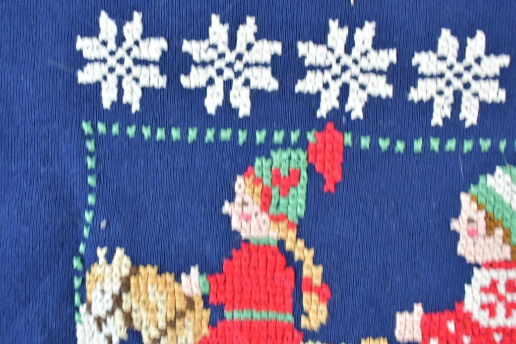 Vintage 1990s Christmas Elves Embroidered Crewneck Sweatshirt