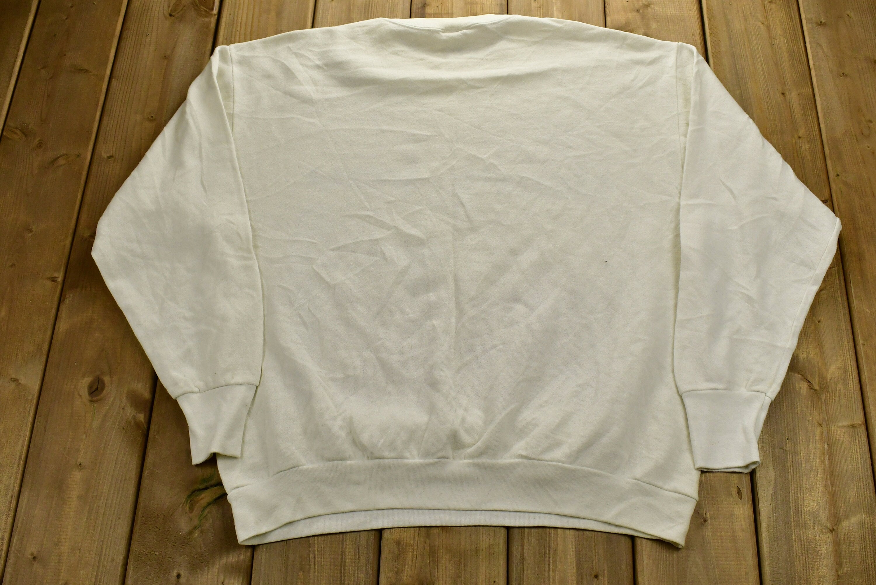 Vintage 1997 Looney Tunes Graphic Woman's Crewneck