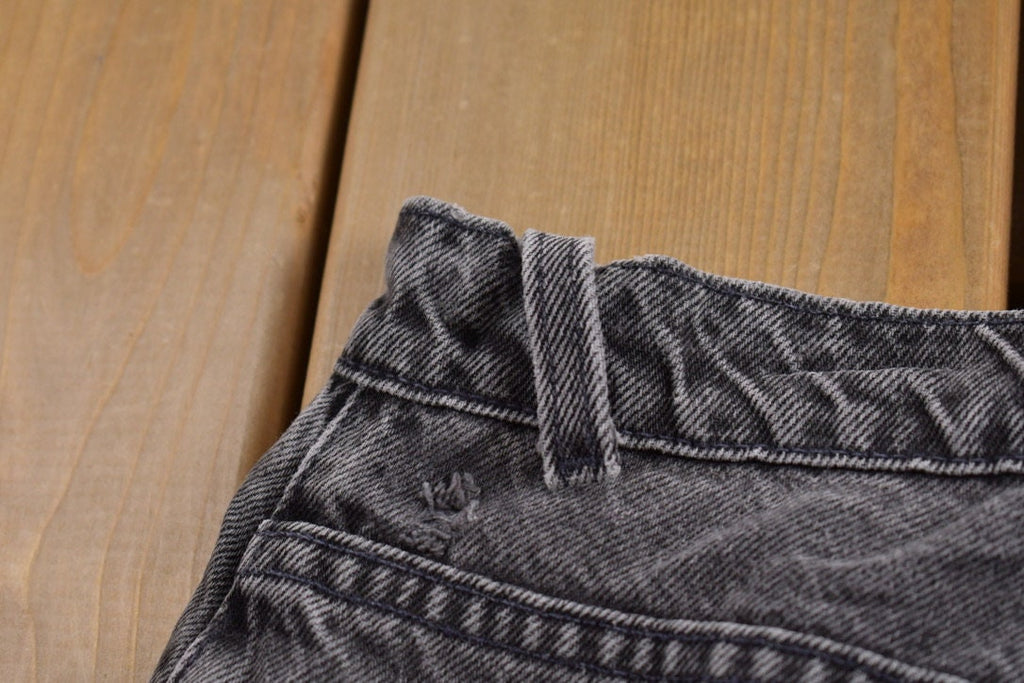 Vintage 1990s Levi's 551 Red Tab Jeans Size 32 x 31.5