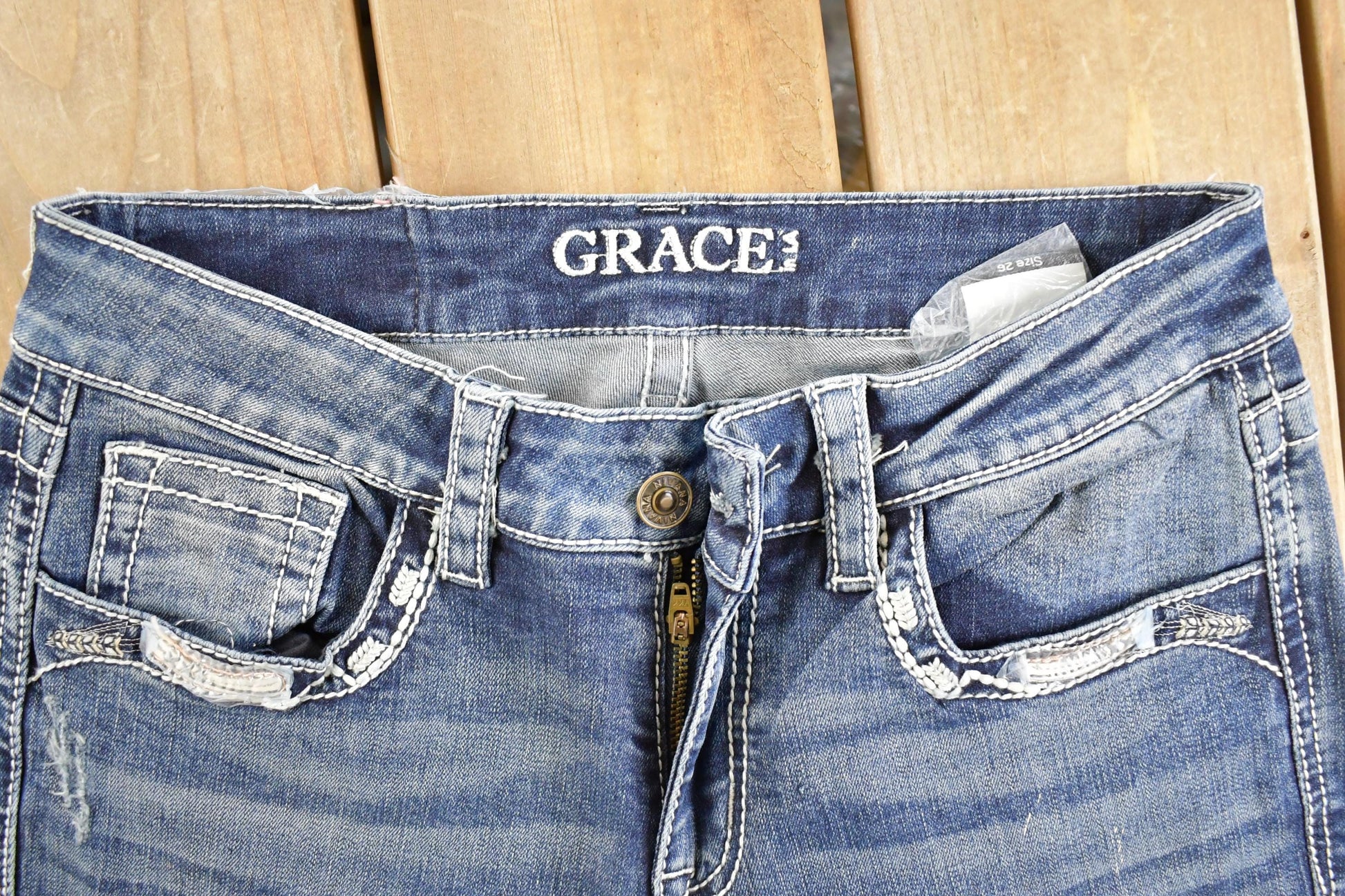 Vintage Deadstock Y2K Grace In LA Bedazzled Cross Bootcut Low Rise Jeans Women's Size 26 x 32 /