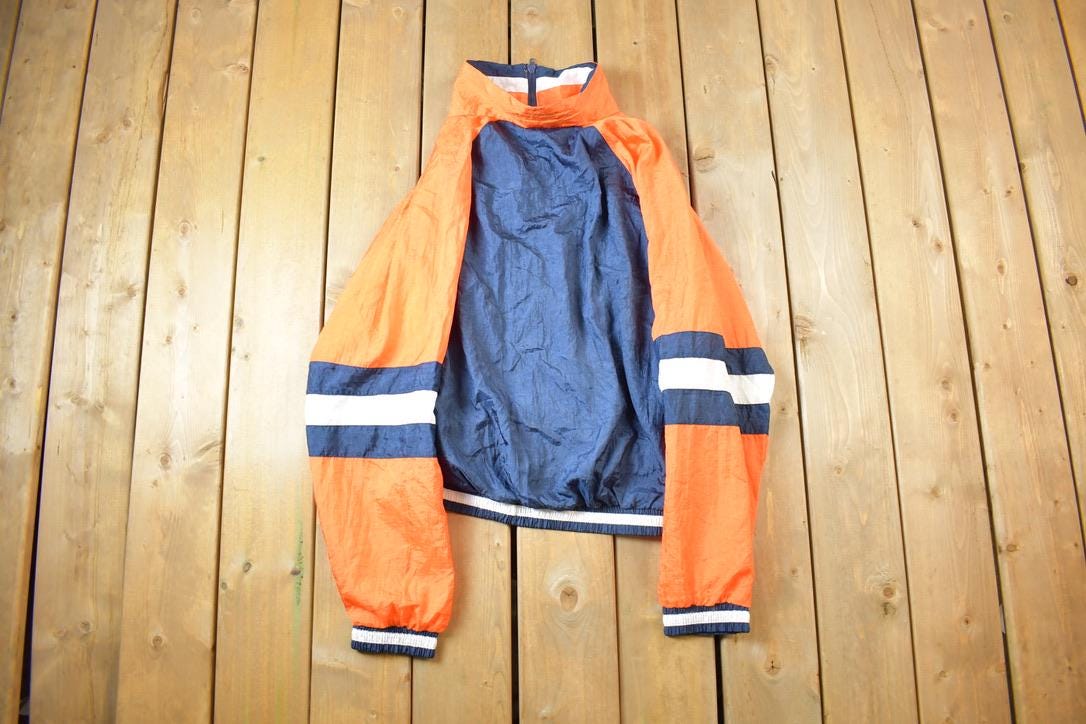 Vintage 1980s NFL Chicago Bears Embroidered Windbreaker Made In USA