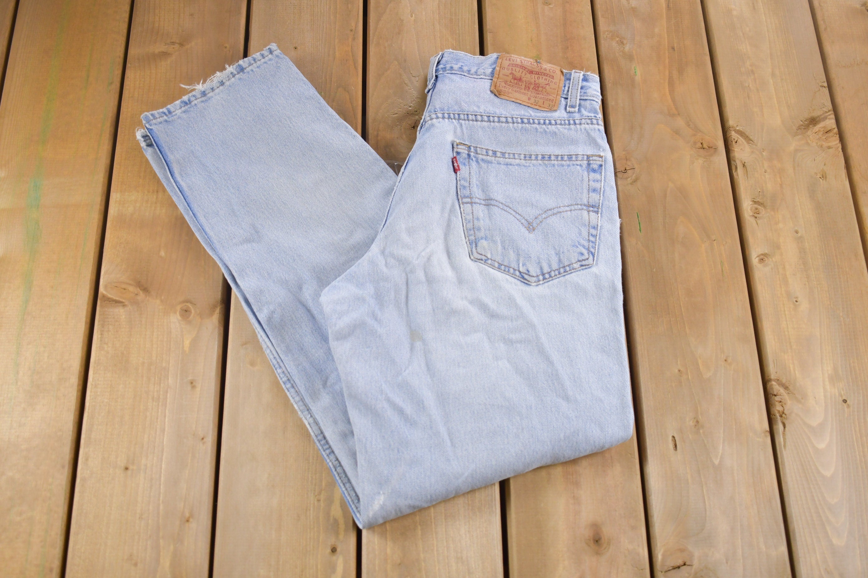 Vintage 1990s Levi's 550 Red Tab Denim Jeans Size 31 x 31