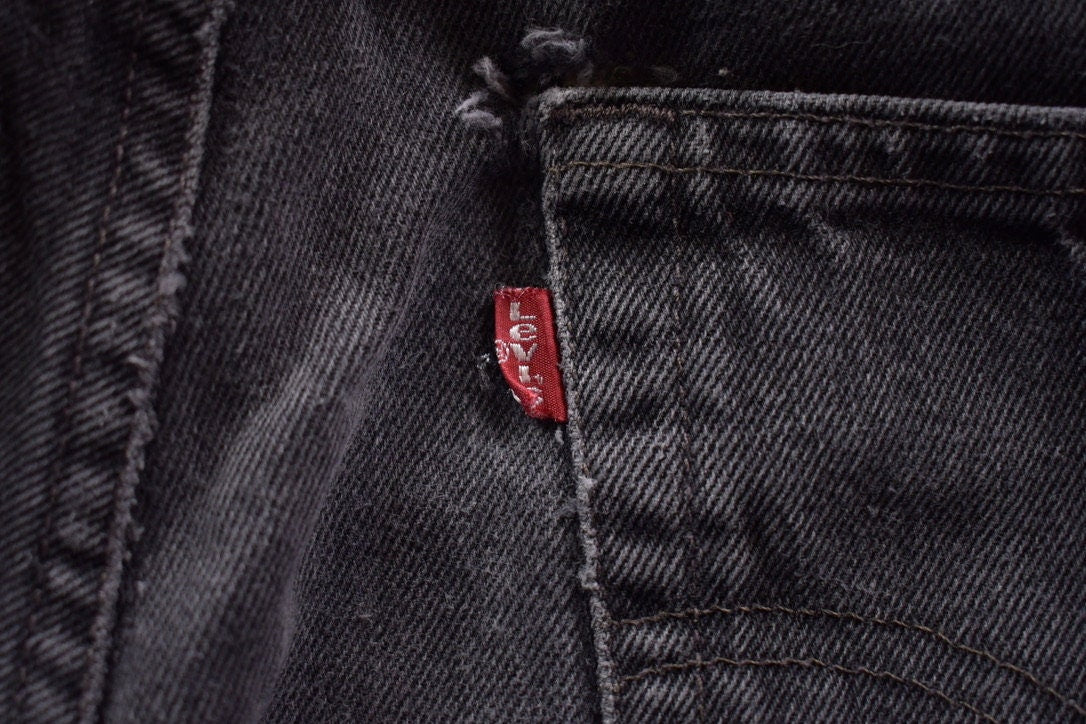 Vintage 1990s Black Levi's 505 Red Tab Denim Jeans Size 32 x 31.5