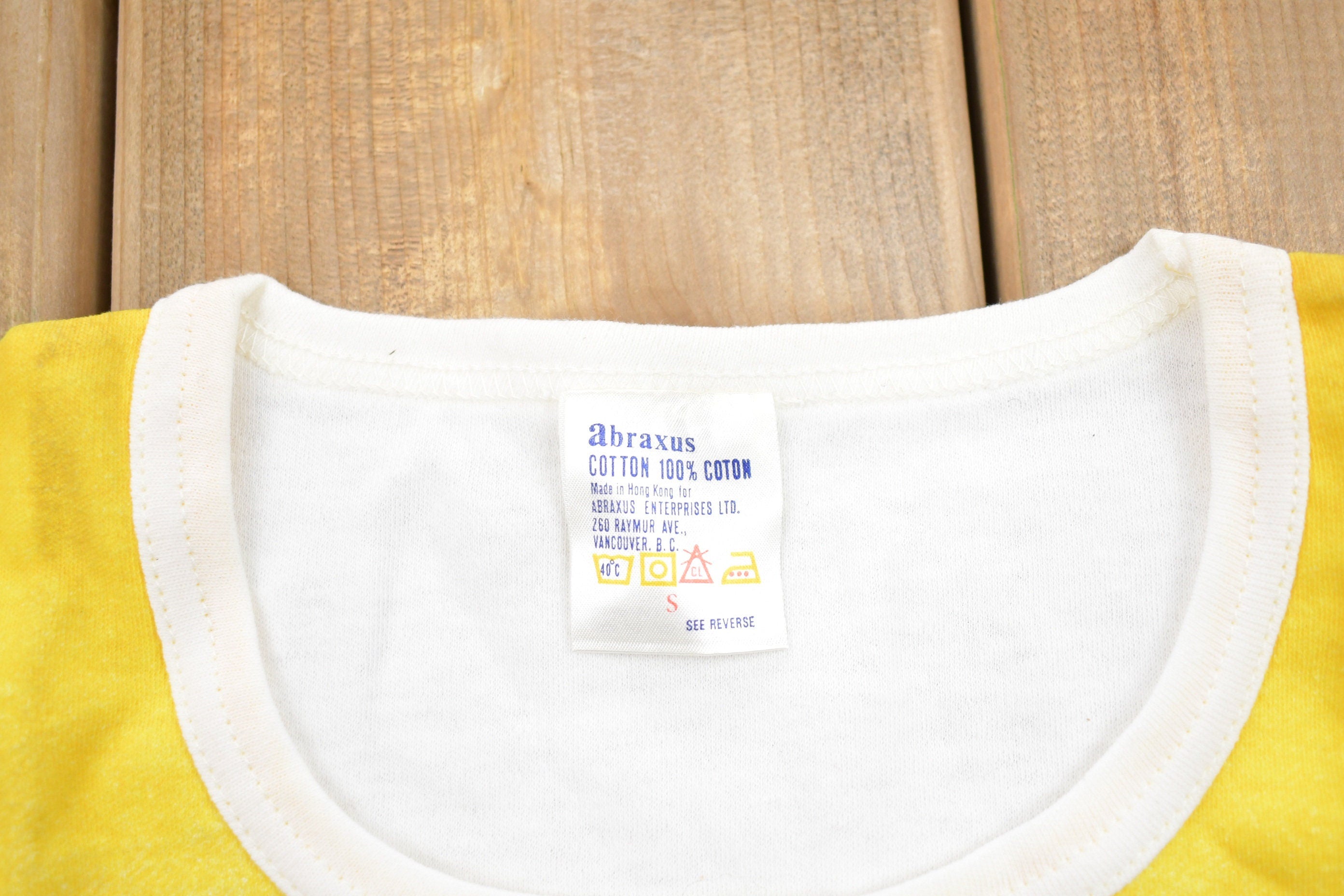 Vintage 1970s Contrast Faded Graphic T-Shirt