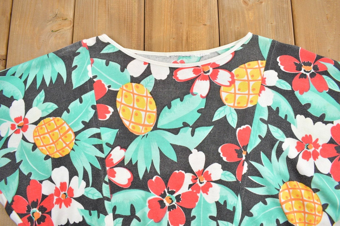 Vintage 1990s Floral Exotic Print Bat Wing T-Shirt