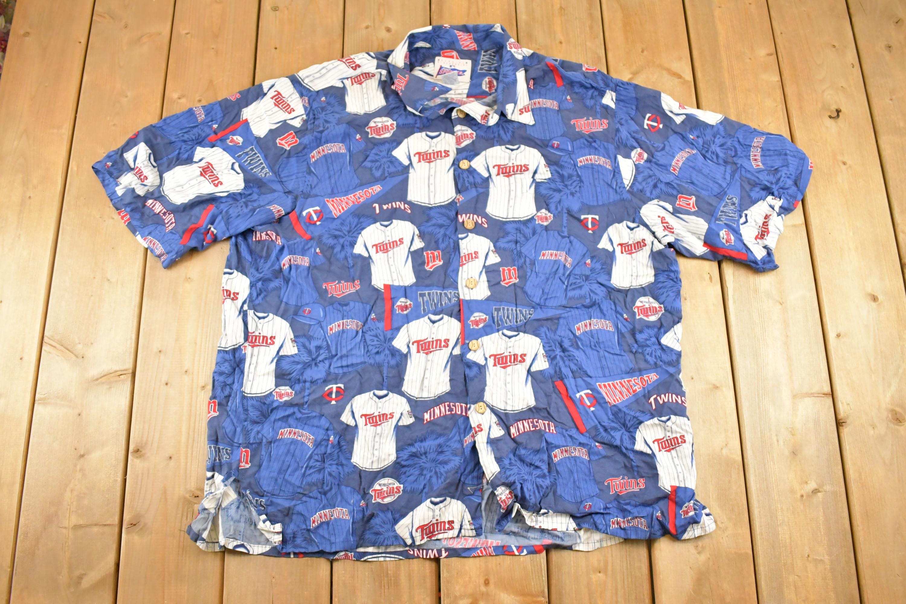 Vintage 1990s Minnesota Twins MLB Button Up Shirt Men's XL / MLB Baseball Graphic / Single Stitch Tee / 90s Sportswear / Fan Apparel