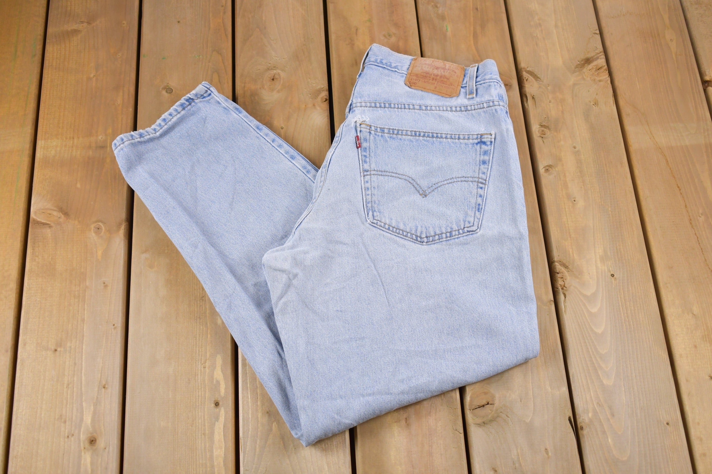 Vintage 1990s Levi's 560 Red Tab Distressed Jeans Size 34 x 30