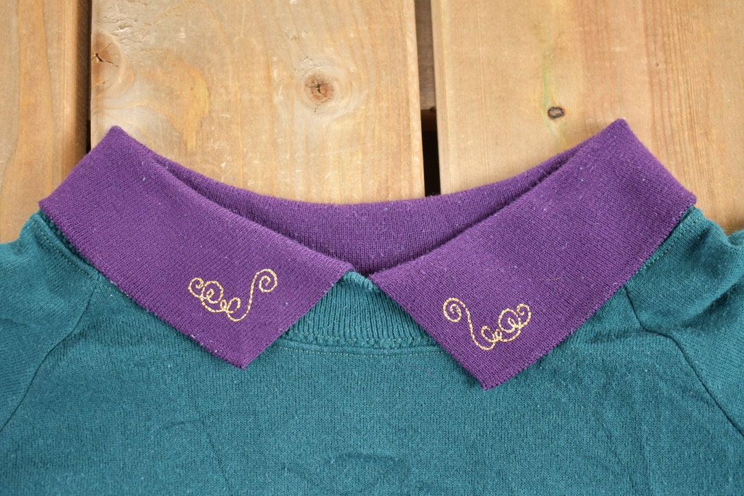 Vintage 1990s Cute Floral Crewneck / 90s Crewneck / Nature / Vintage Sweatshirt / Made In USA / Pullover / Double Collar / Abstract