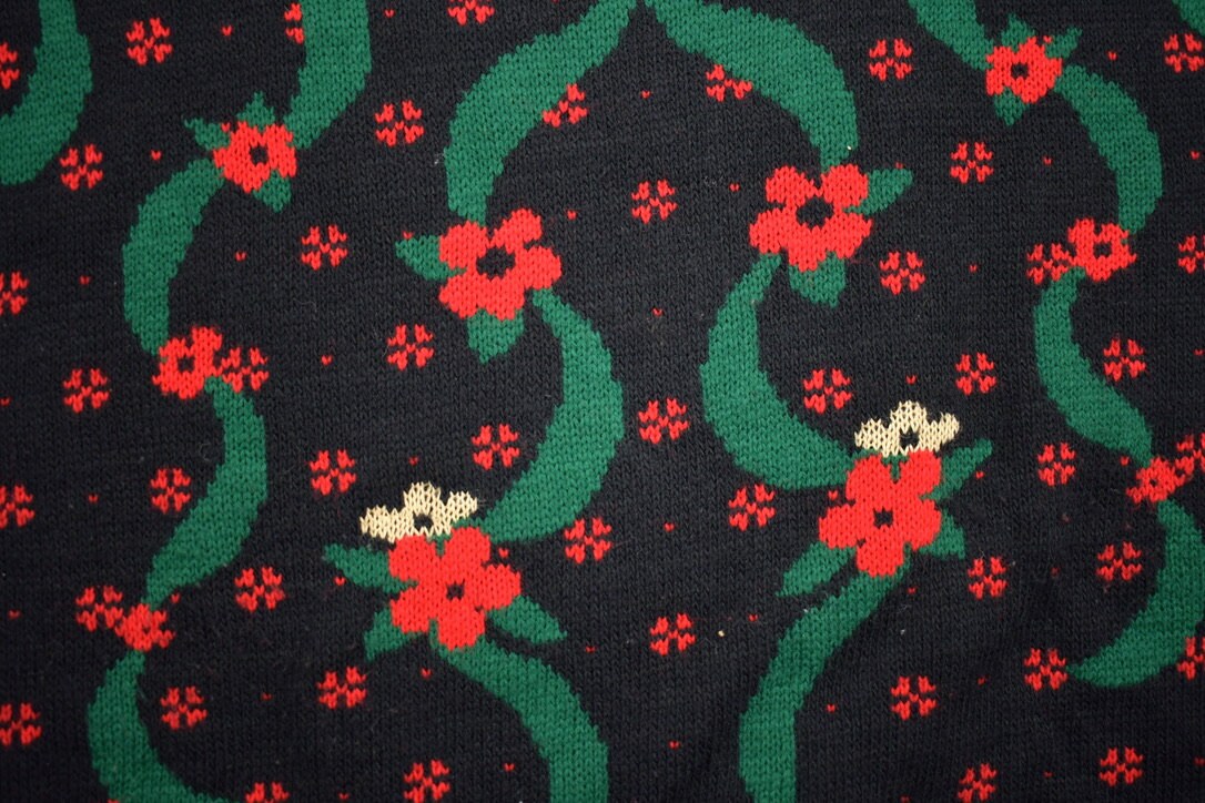 Vintage 1990s Christmas Theme Women's Knit Sweater