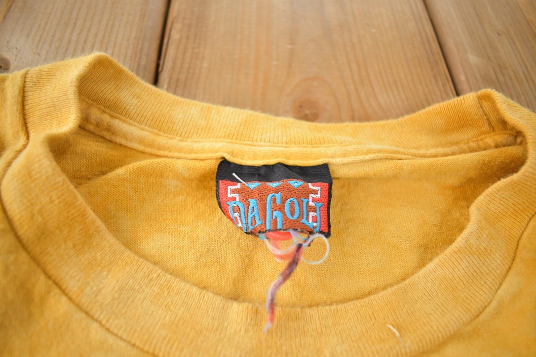 Vintage 1990s Sacred Amulet Single Stitch Graphic T Shirt Size L
