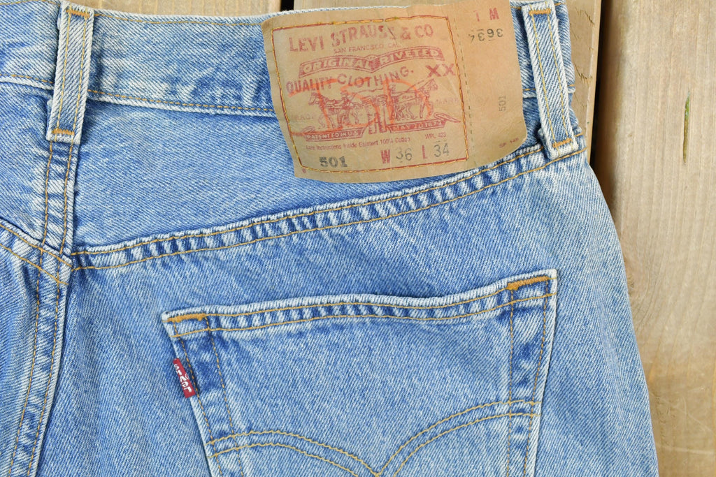 Vintage 1990s Levi Strauss 501 Red Tab Denim Jeans Size 36x34