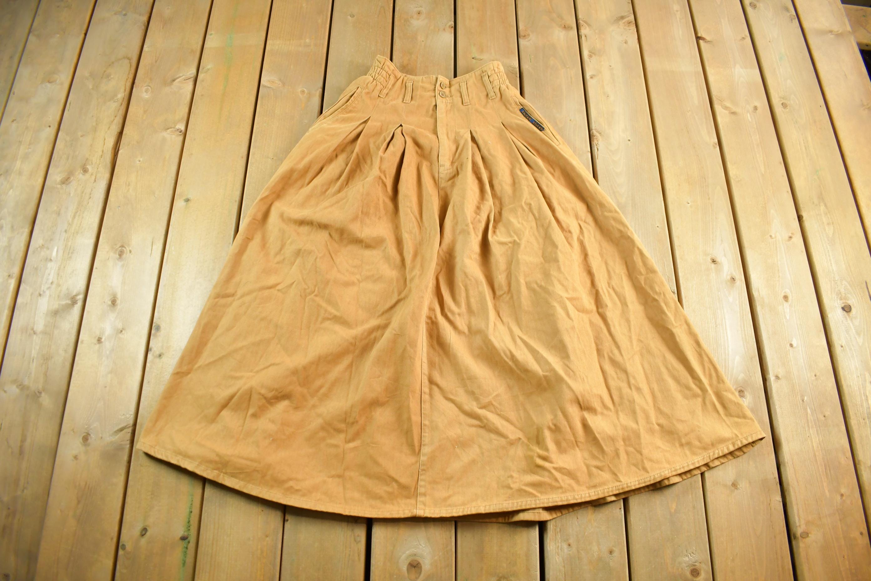 Vintage 1980's Sliver High Waisted Pleated Skirt 27