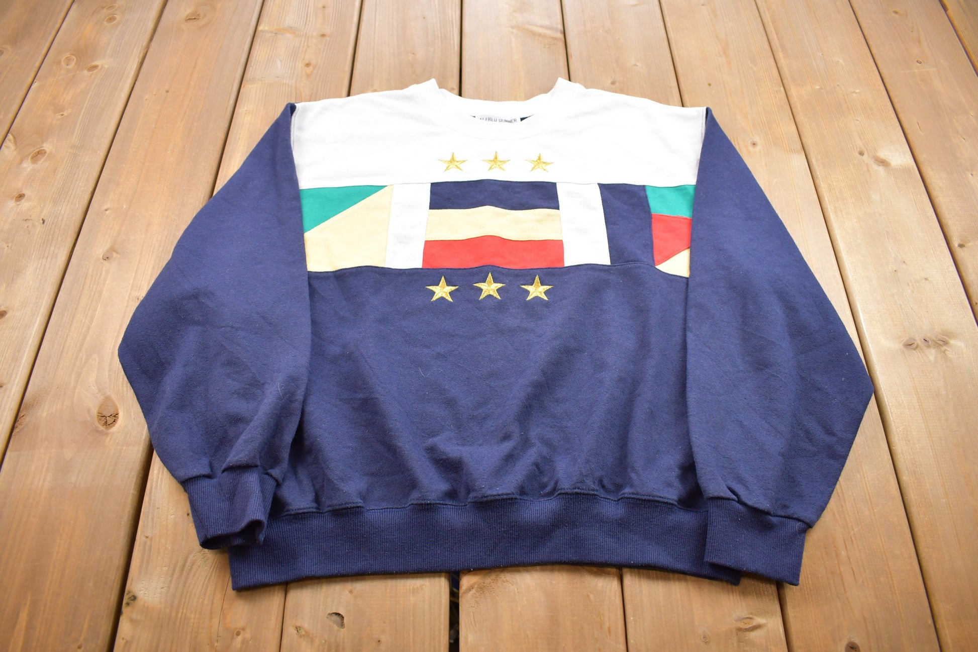 Vintage 1990s Alfred Dunner Flag Crewneck Sweatshirt