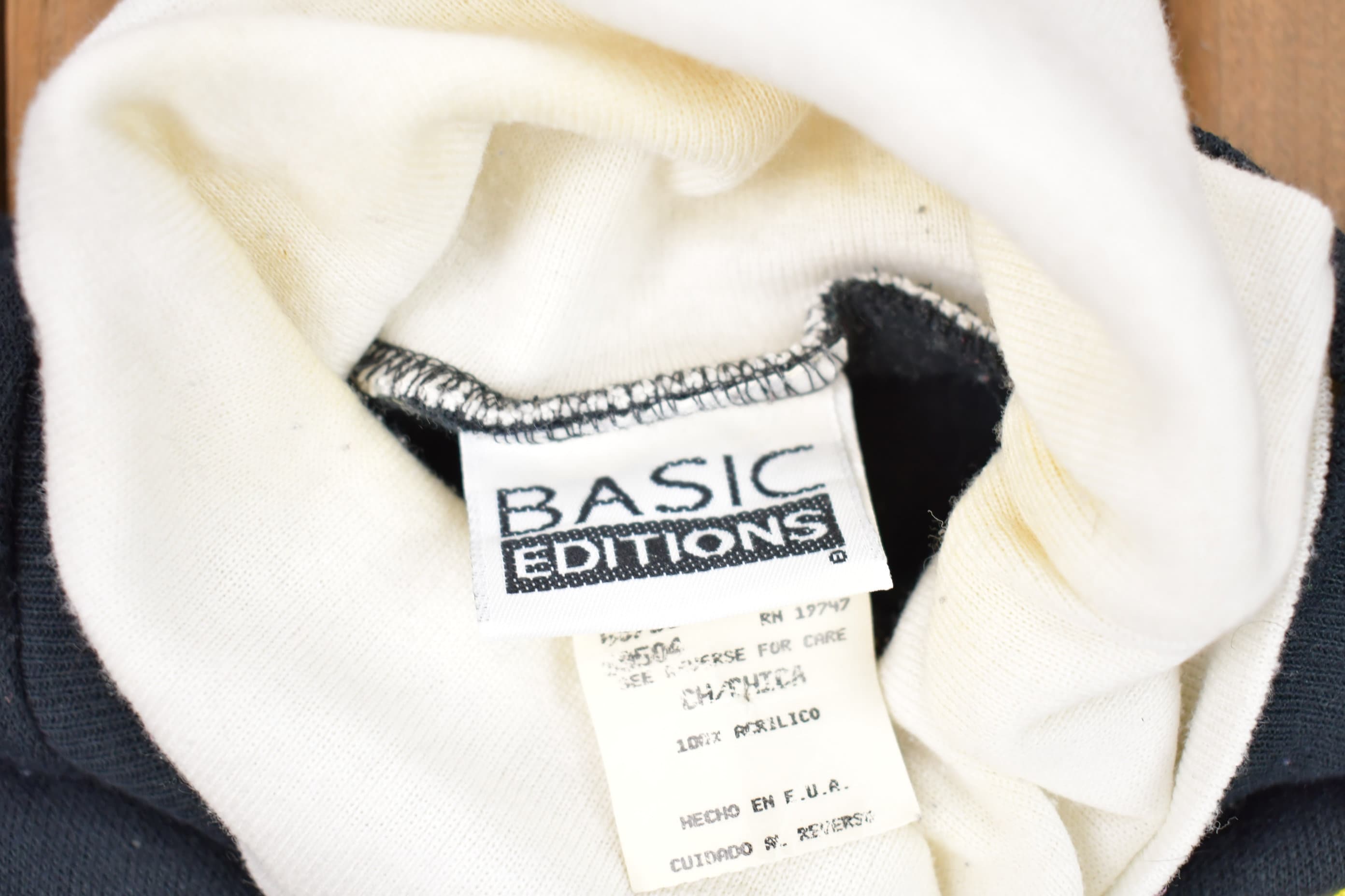 Vintage 1990s Noah's Arc Graphic Turtleneck Sweatshirt