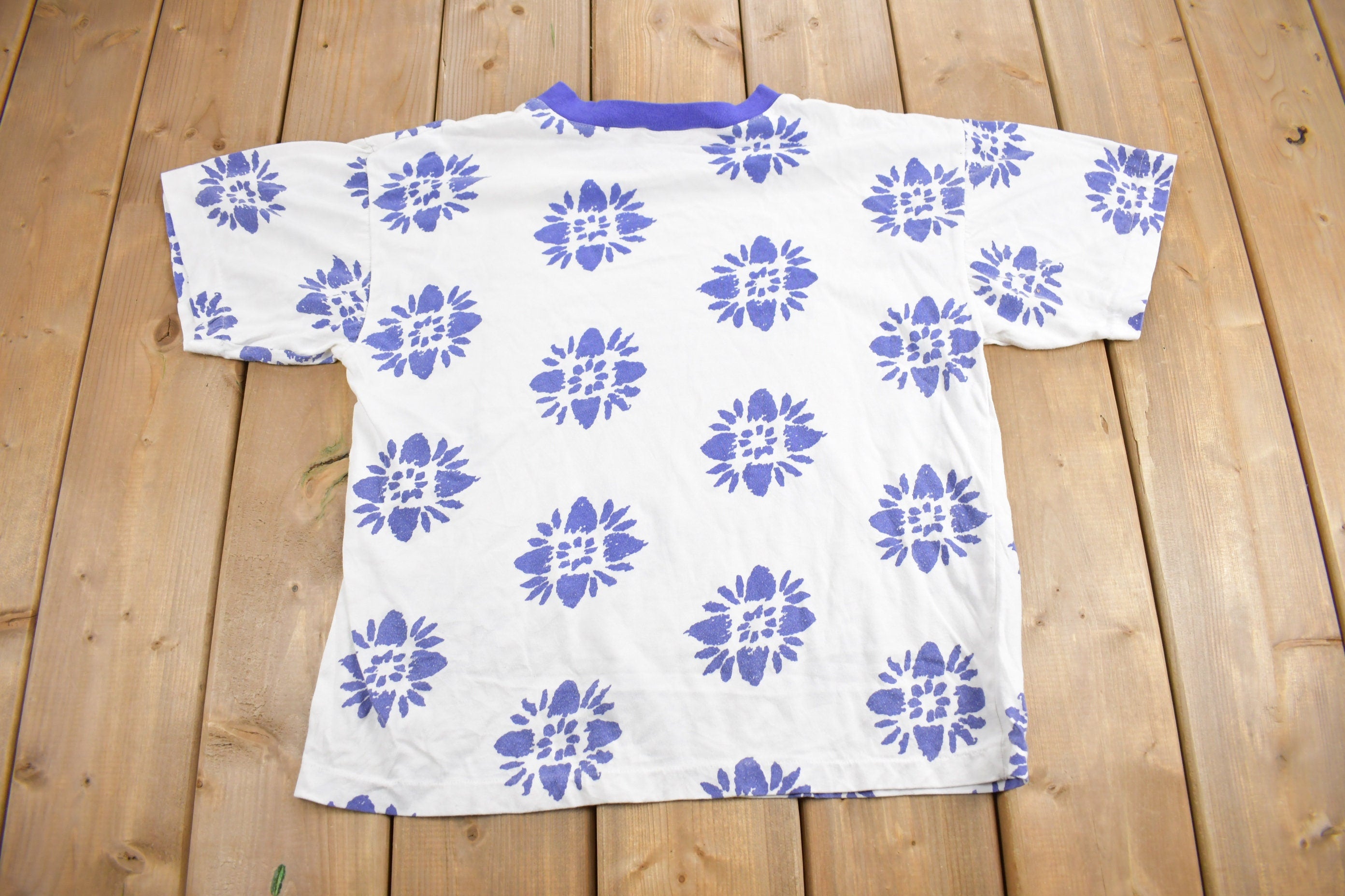 Vintage 1990s Floral Theme All Over Print Graphic T Shirt