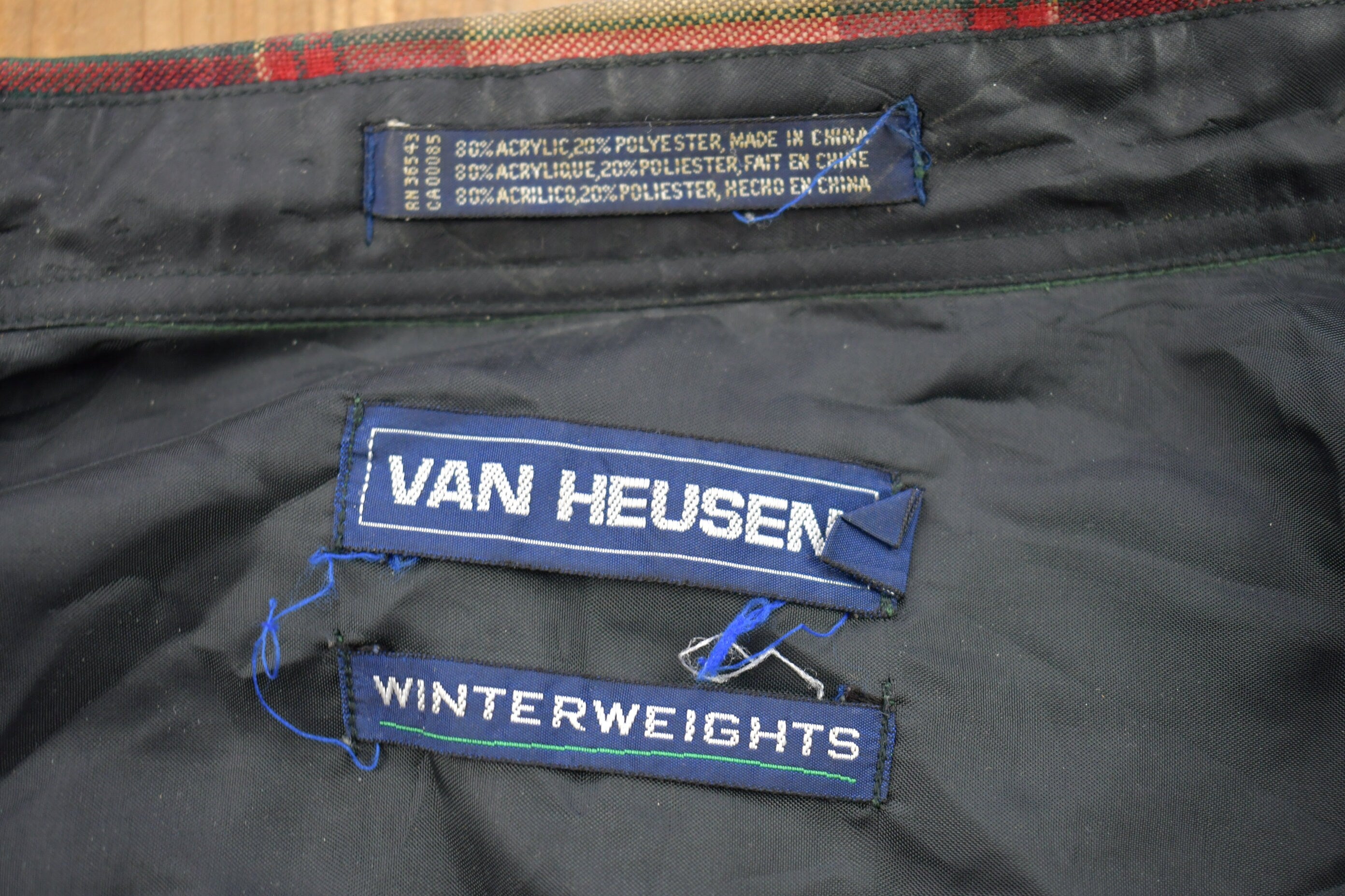 Vintage 1990s Van Heusen Winterweights Plaid Flannel Button Up Shirt