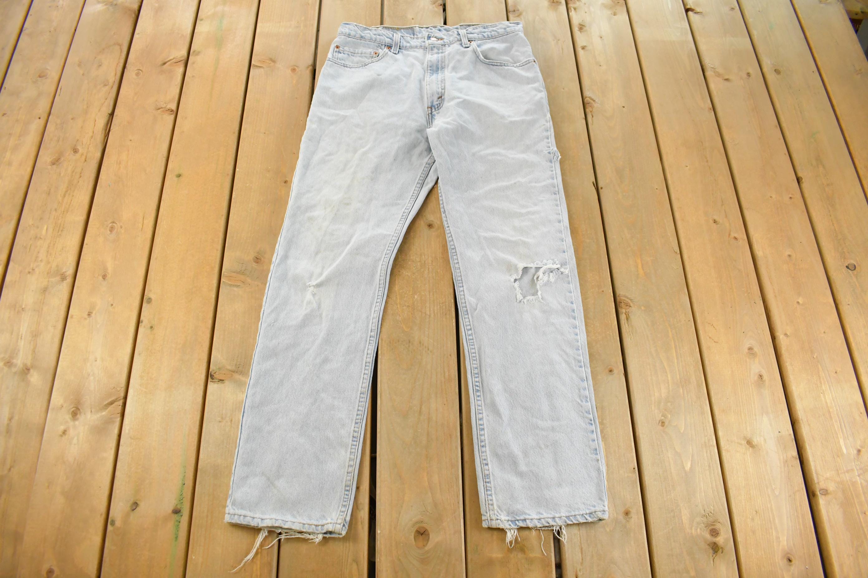 Vintage 1990s Levi's 505 Regular Straight Fit Distressed Denim Jeans Men's 32 x 31