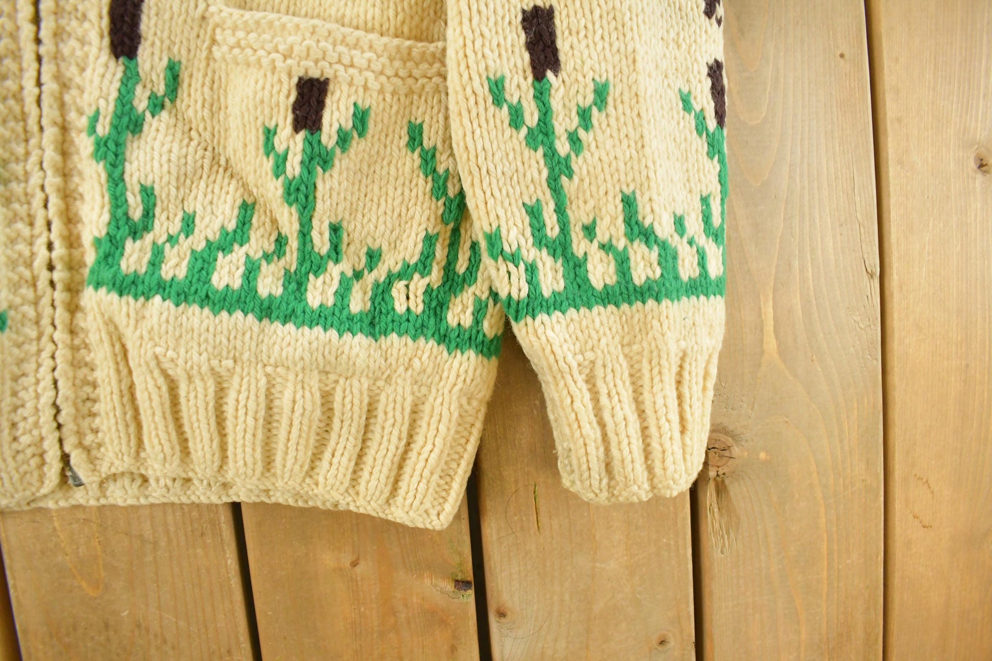 Vintage 1970s Hand-Knit Duck Birds Theme Wool Cowichan Sweater Men's Medium