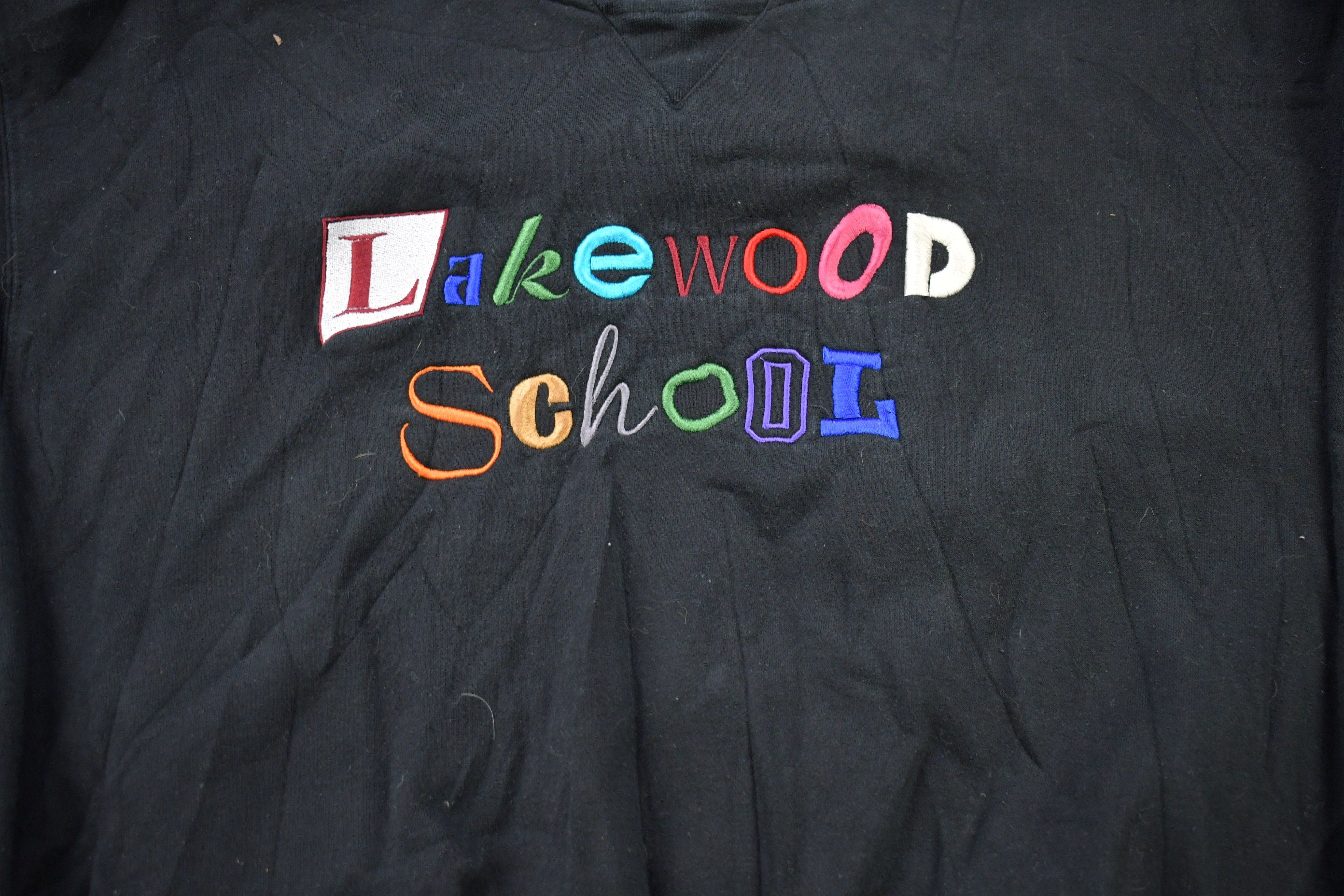Vintage 1990s Lakewood School Embroidered Crewneck