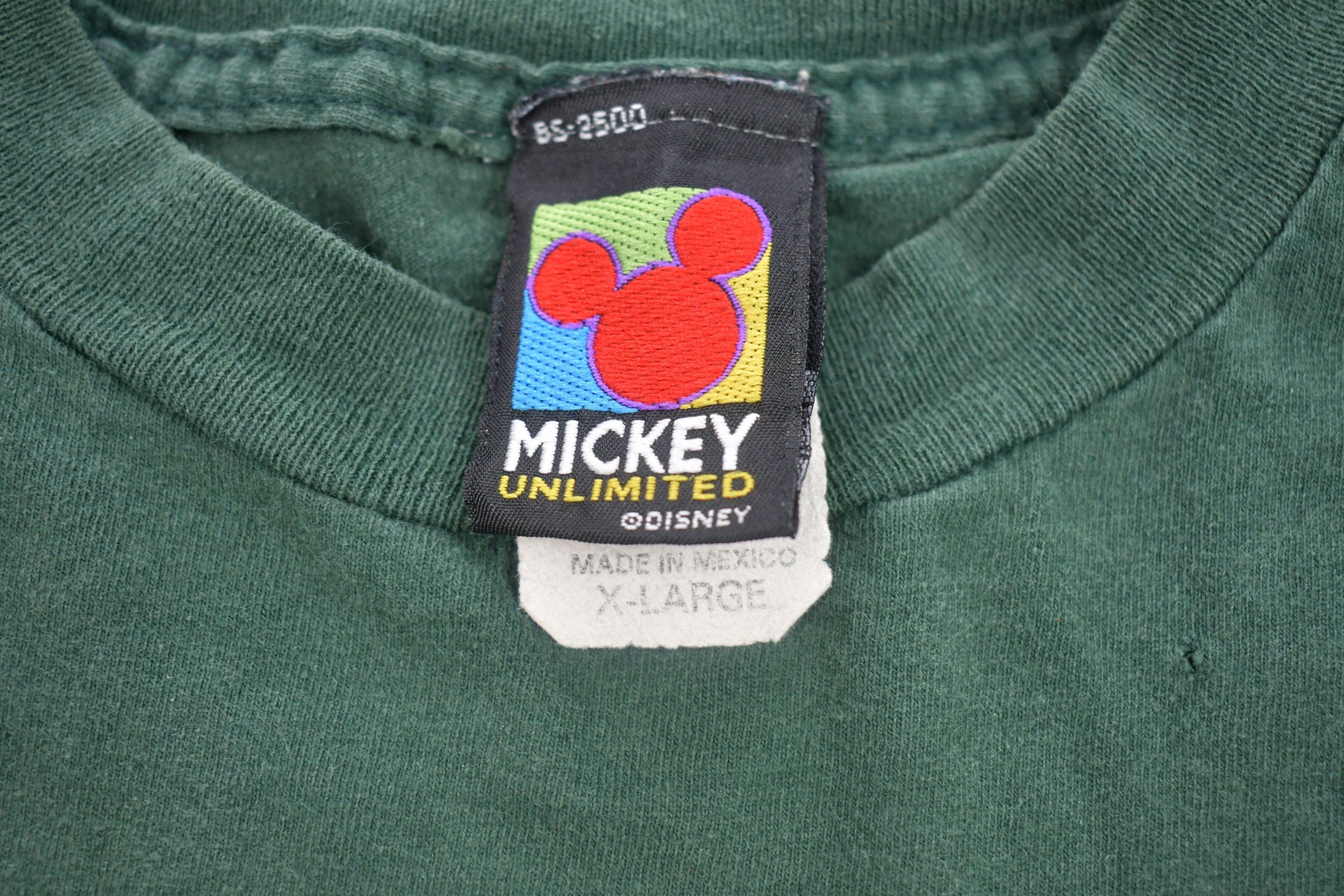 Vintage 1990s Mickey & Minnie Cute Graphic T Shirt