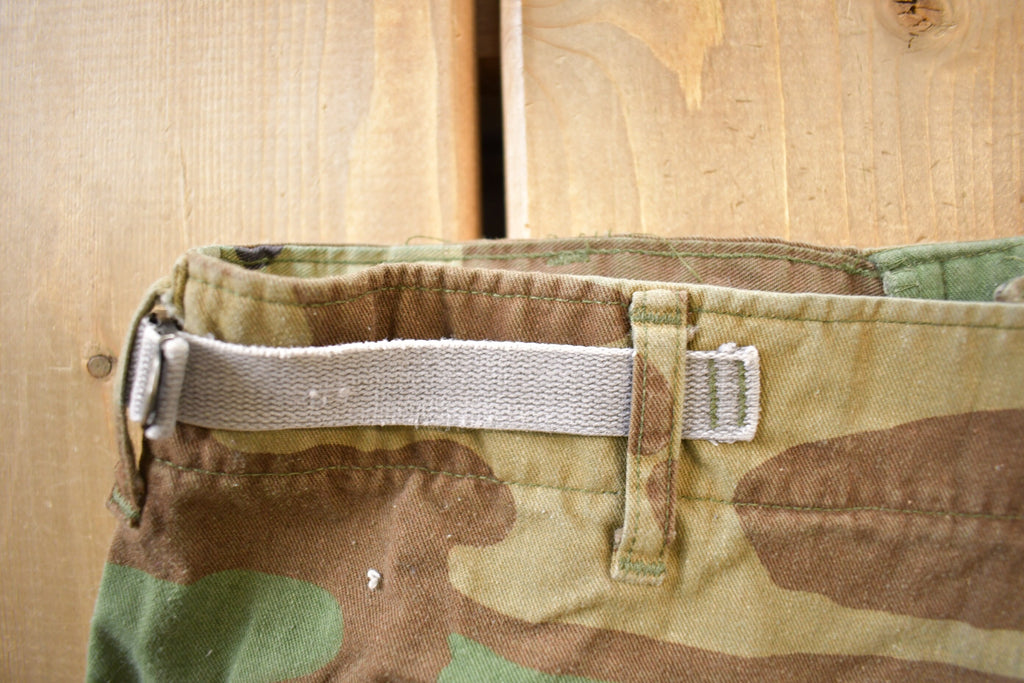 Vintage 1990s Army Camouflage Cargo Pants Size 30x32