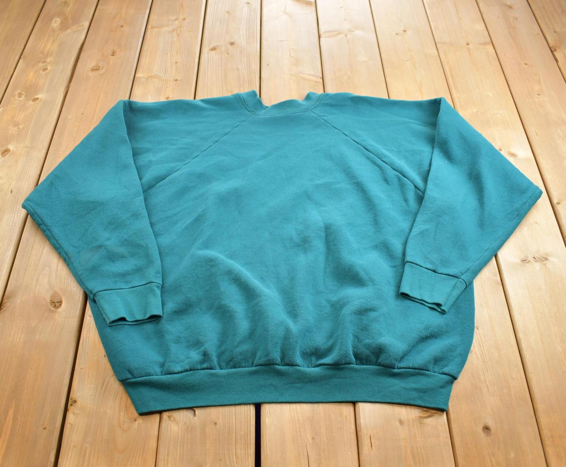 Vintage 1990s Blank Fruit Of The Loom Crewneck Sweatshirt Made In USA