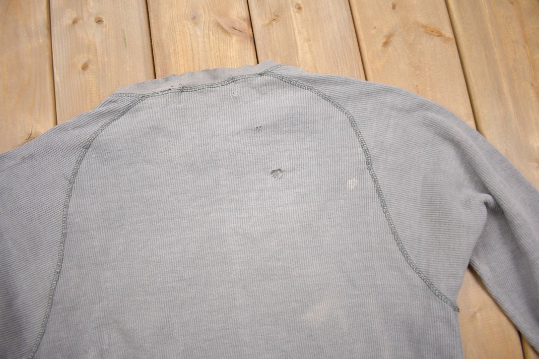 Vintage 1990s Distressed Blank Crewneck Sweatshirt / 90s Crewneck / Essential / Streetwear / 90s Blank