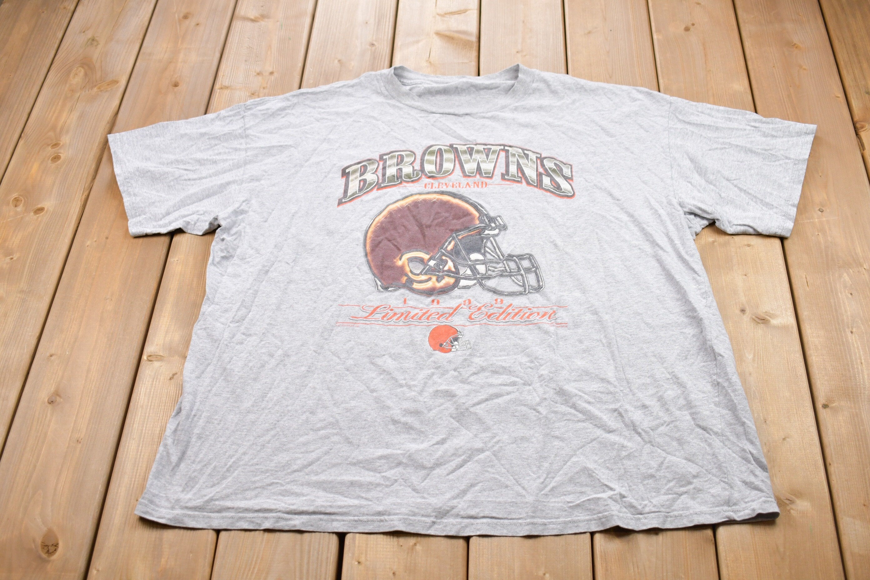 Vintage 1990s Cleveland Browns NFL Graphic T-Shirt