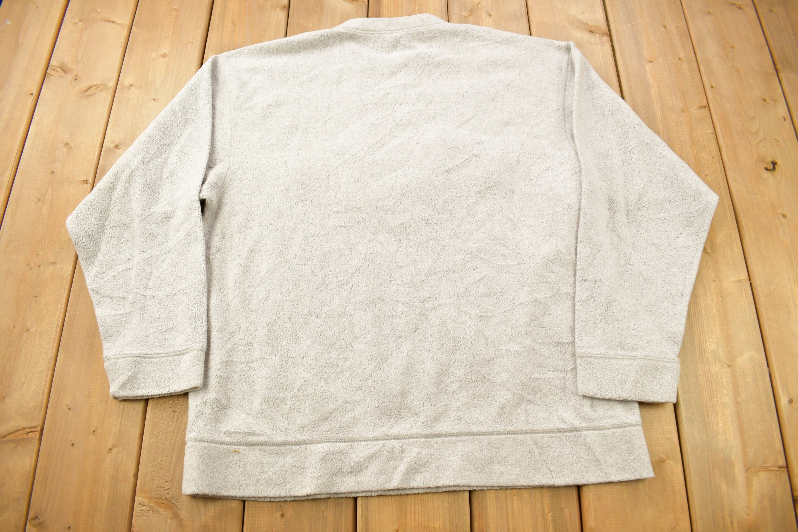 Vintage 2000 Looney Tunes Embroidered Fleece Crewneck Sweatshirt