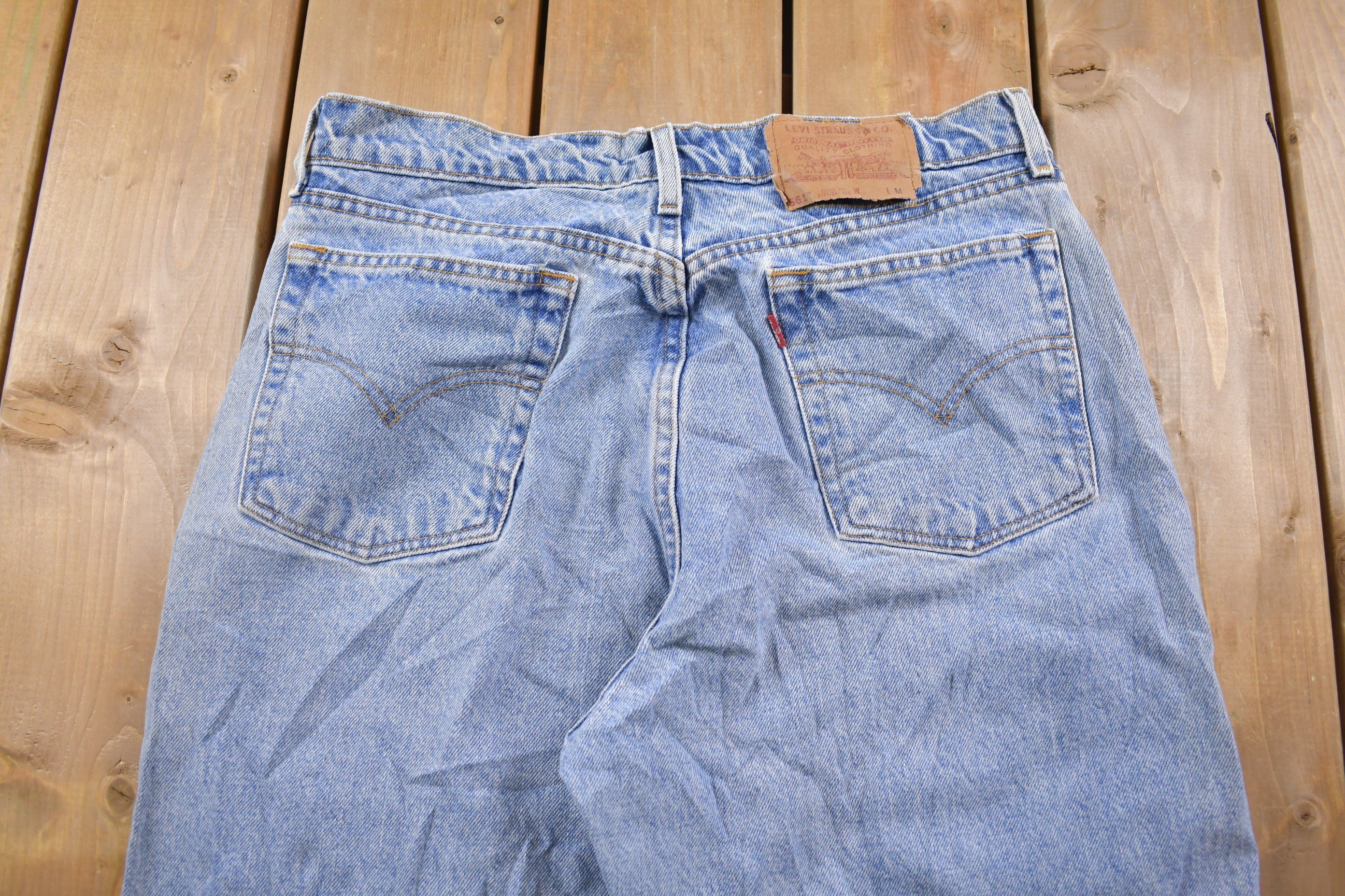 Vintage 1990s Levi's 561 Red Tab Jeans Size 32 x 31
