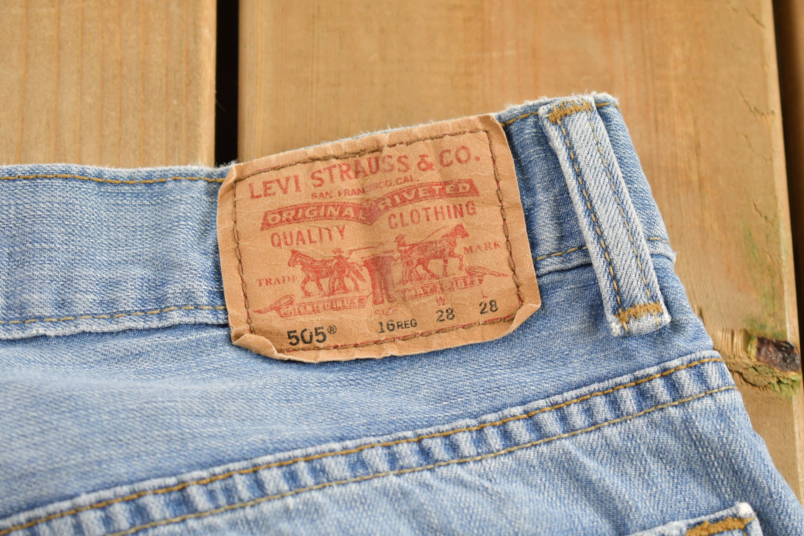Vintage 1990s Levi's 505 Red Tab Denim Jeans Size 30 x 27