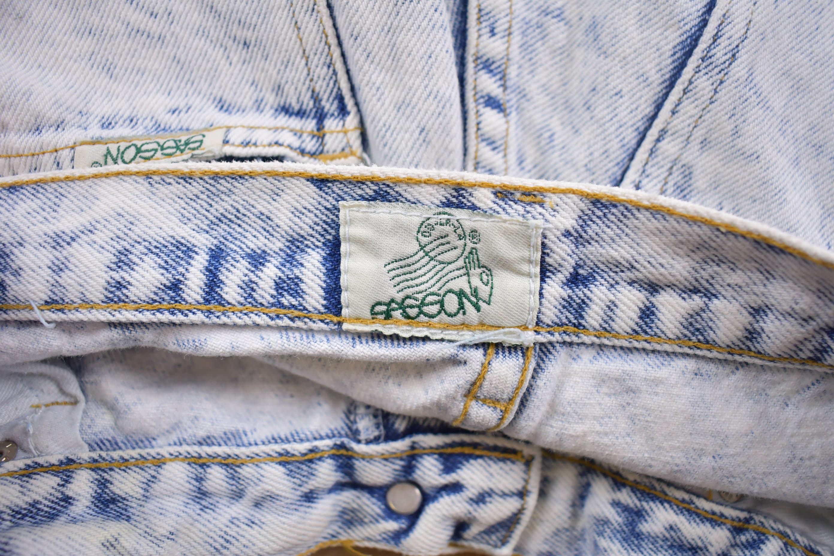 Vintage 1990s Sasson Light Acid Wash Jean Shorts 26 x 7