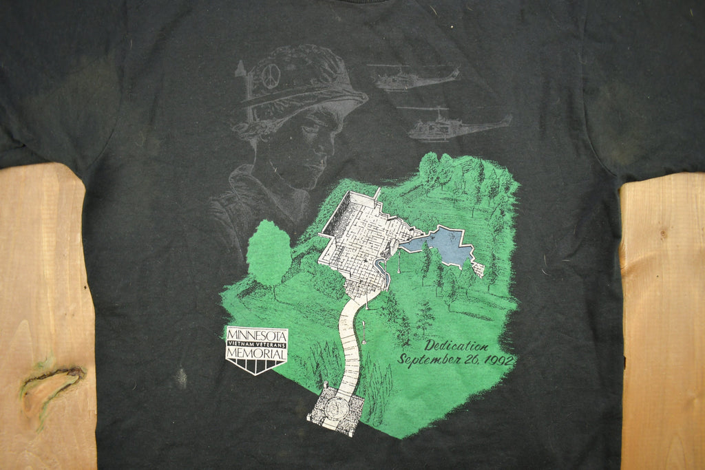 Vintage 1992 Minnesota Vietnam War Veterans Memorial Graphic T Shirt