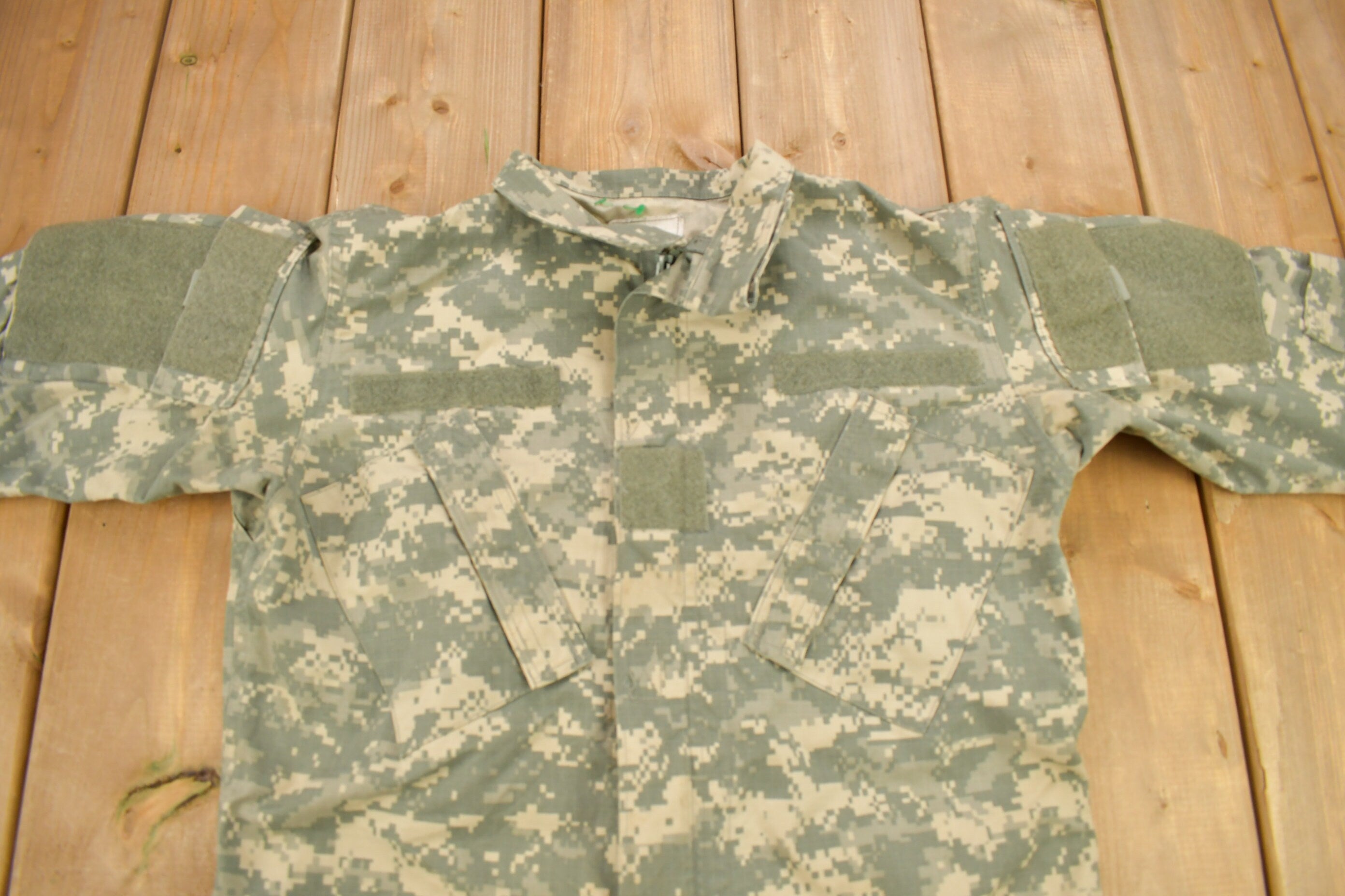 Vintage 2001 Army Digital Camo Military Button Up Shirt