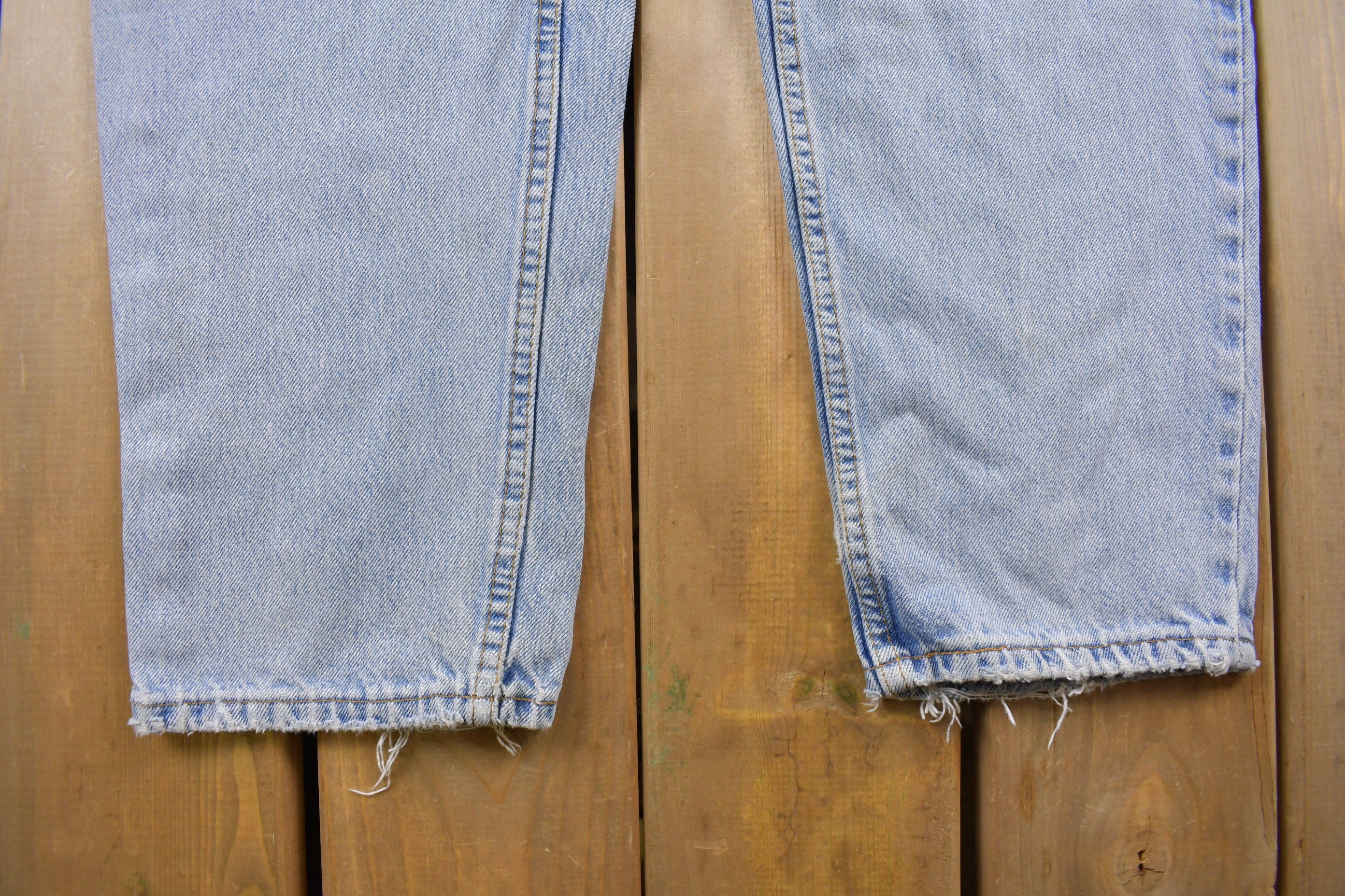 Vintage 1990s Levi's 560 Red Tab Jeans Size 32 x 32