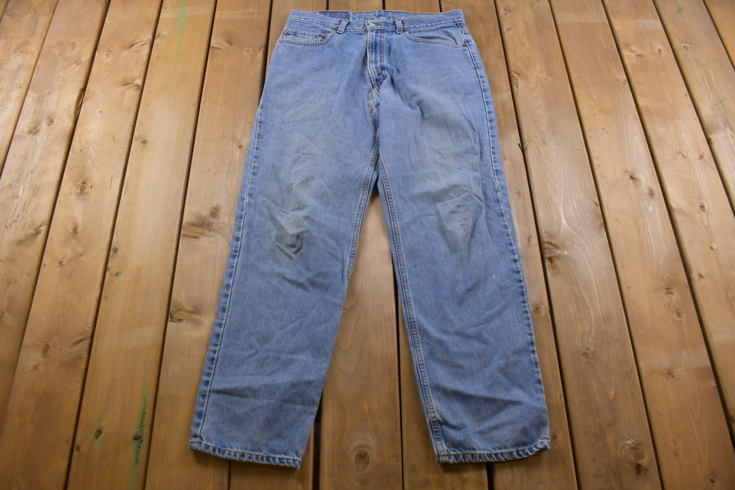 Vintage 1990s Levi's 550 Red Tab Jeans Size 34 x 30