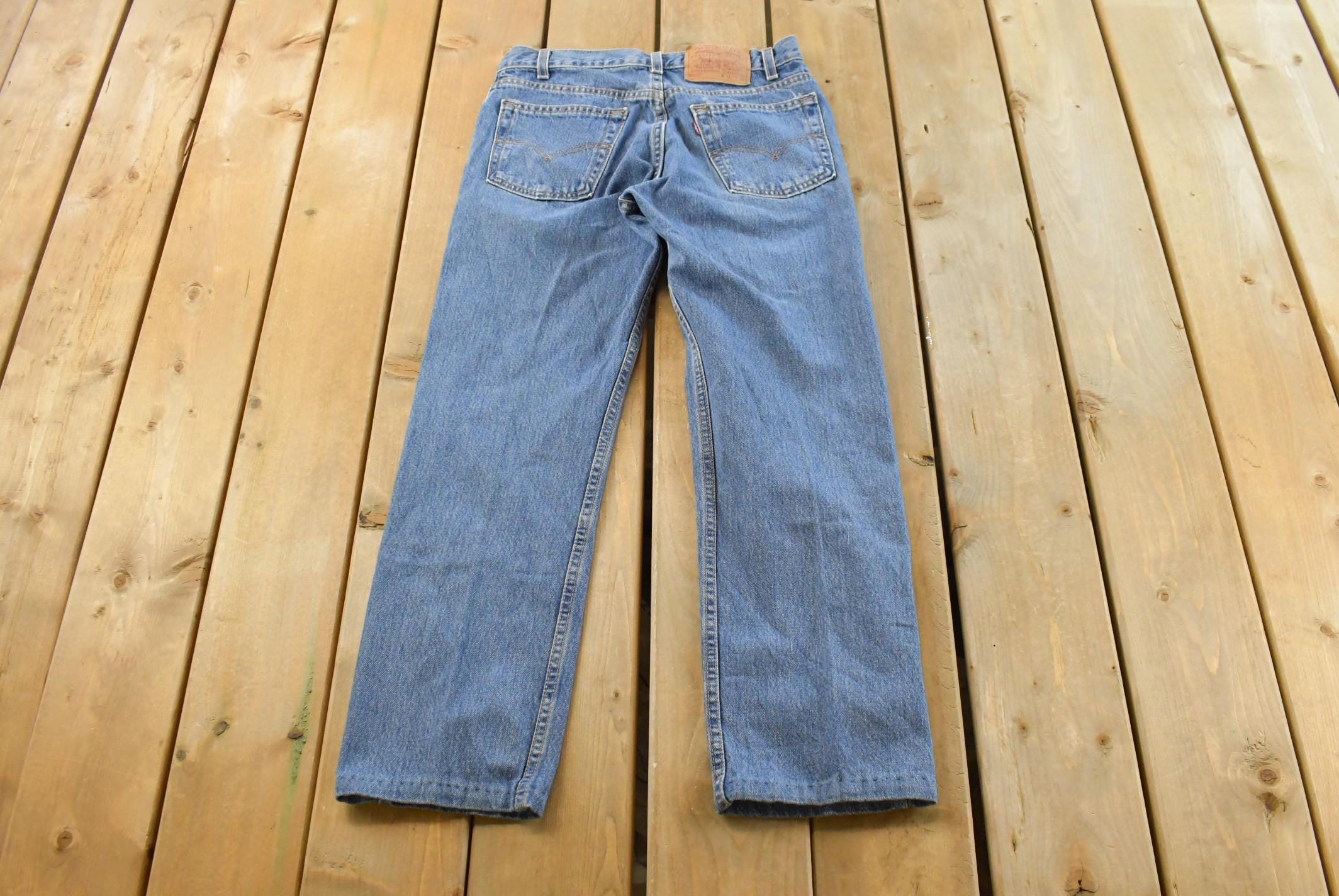 Vintage 1990s Levi's 505 Regular Straight Fit Denim Blue Jeans Men's 29 x 27.5 / 90s Levi's / Streetwear / Made in USA