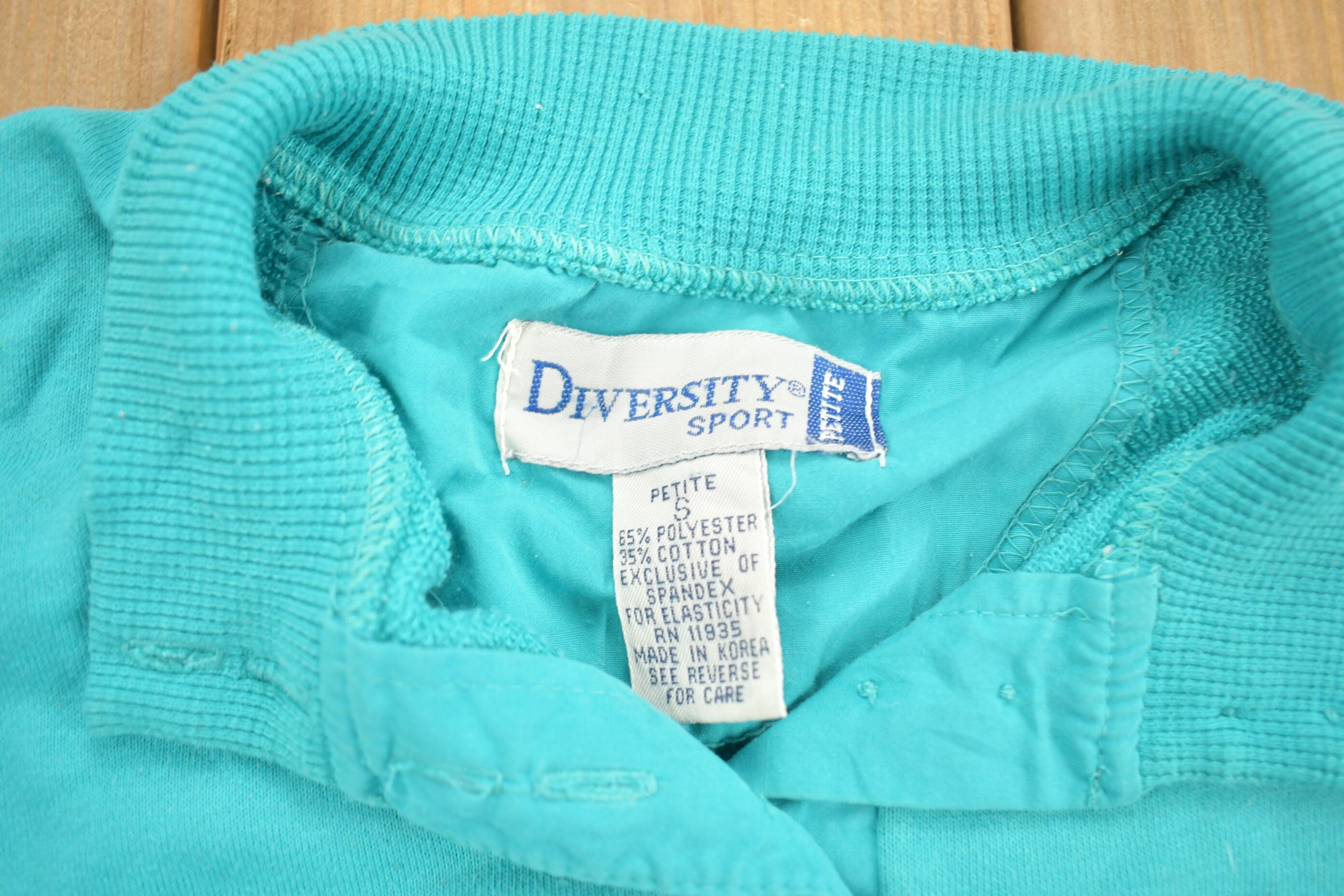 Vintage 1990s Diversity Sport Blank Green Collard Sweatshirt