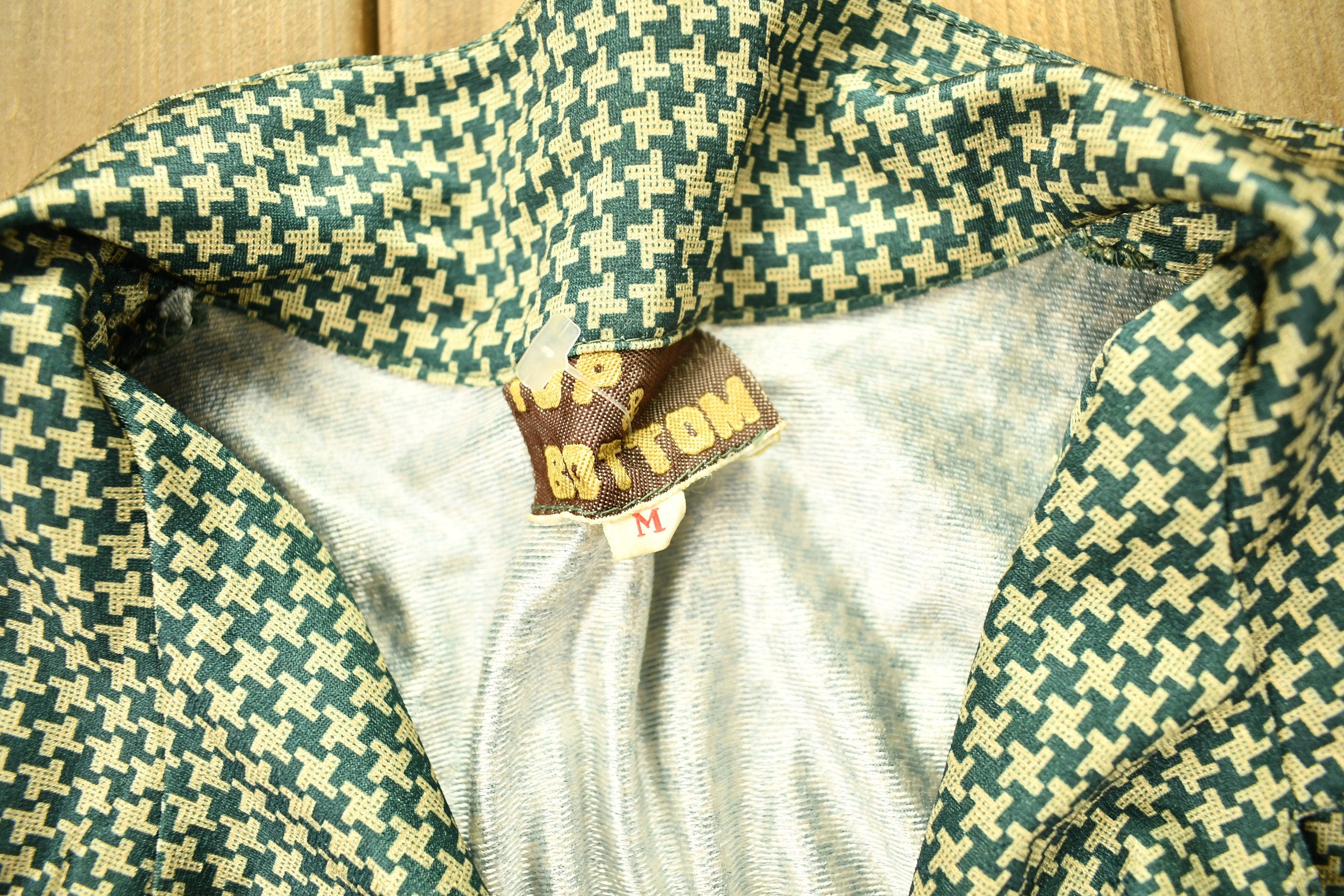 Vintage 1970s Hounds Tooth Button Up Blouse /